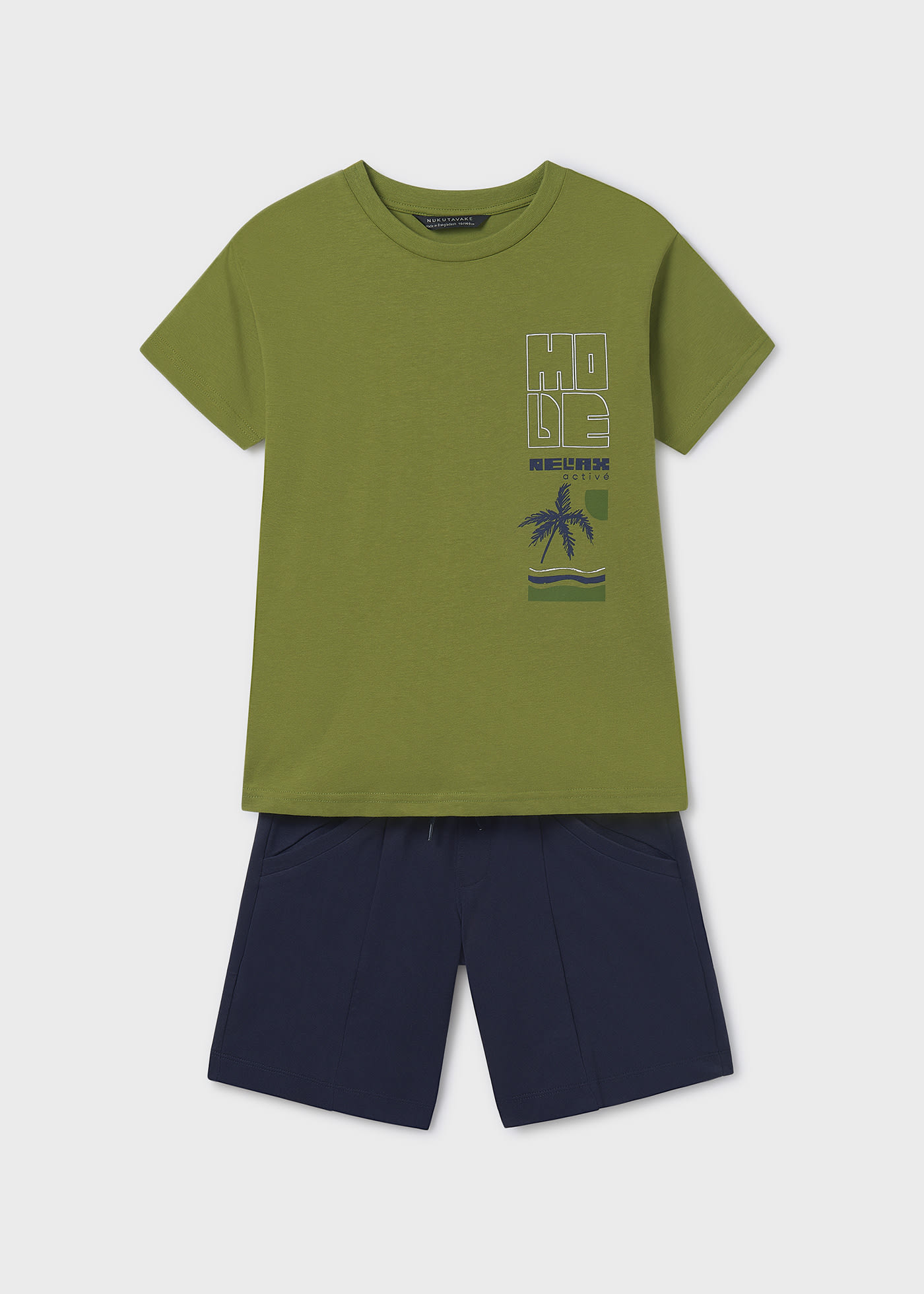 Conjunto bermuda e t-shirt palmeira rapaz