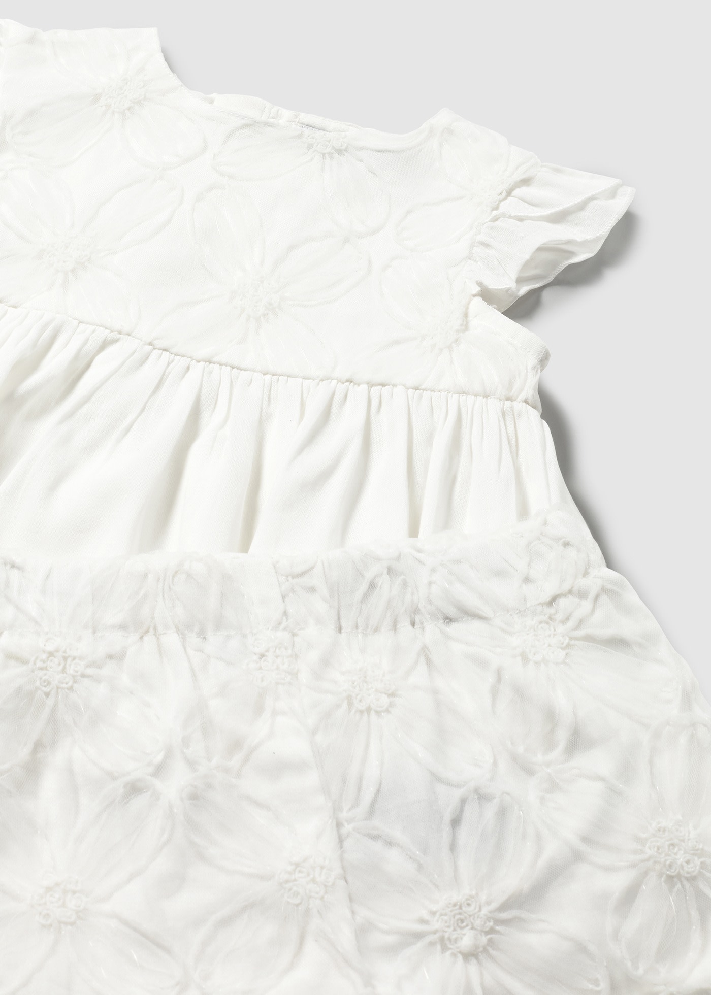 Conjunto pantalón corto y blusón tul bordado bebé