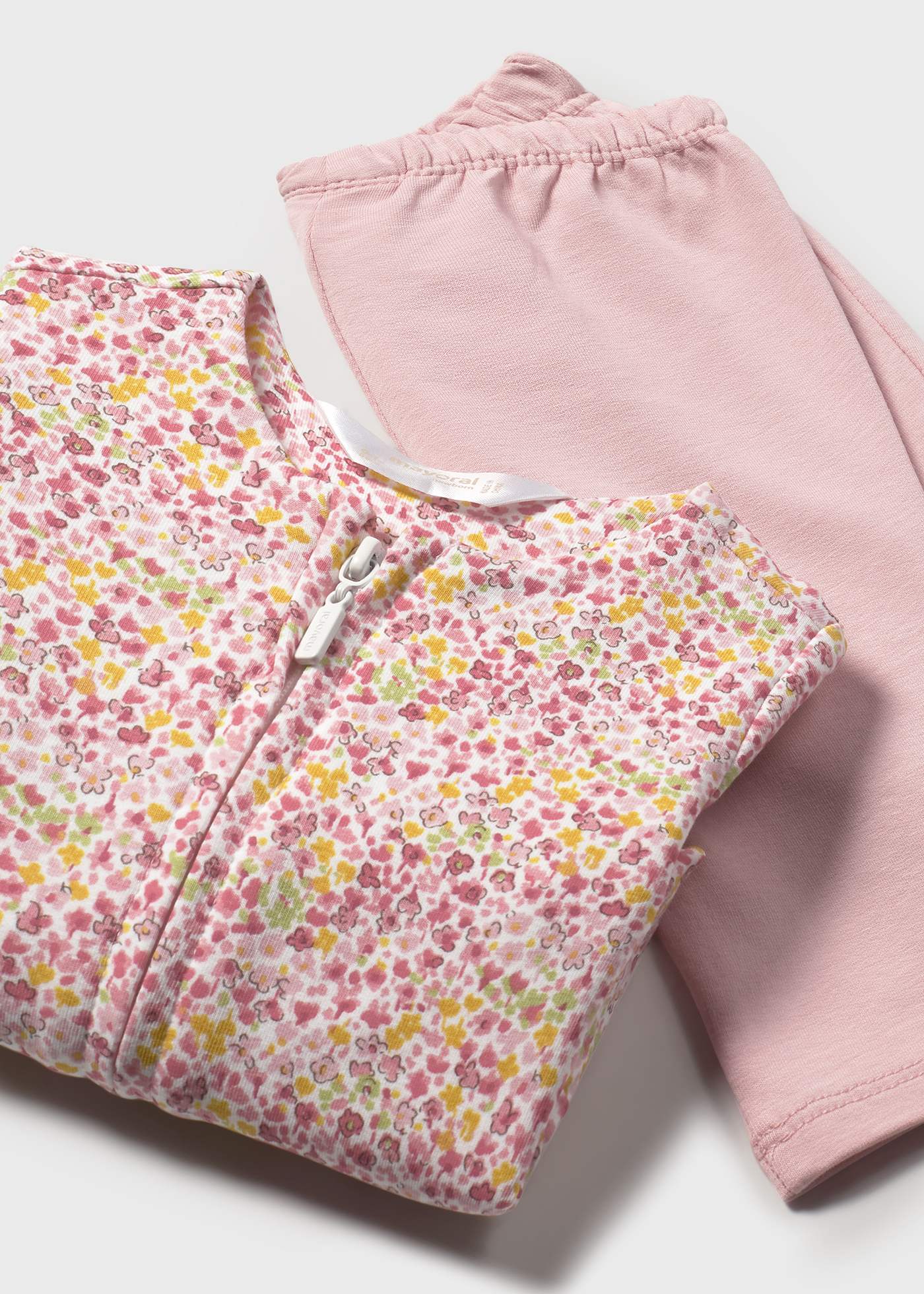 Trening cu tricou flori nou-nascut