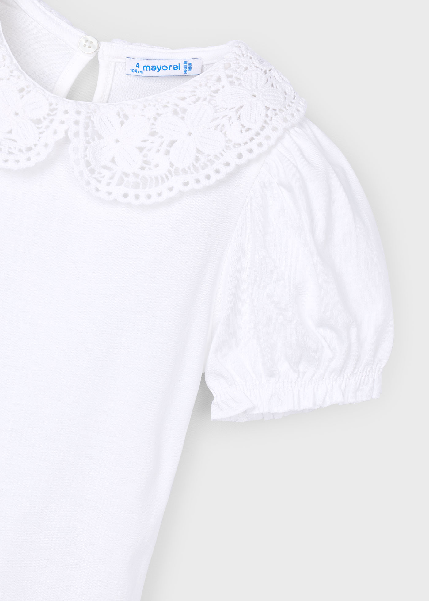 T-shirt gola crochê menina