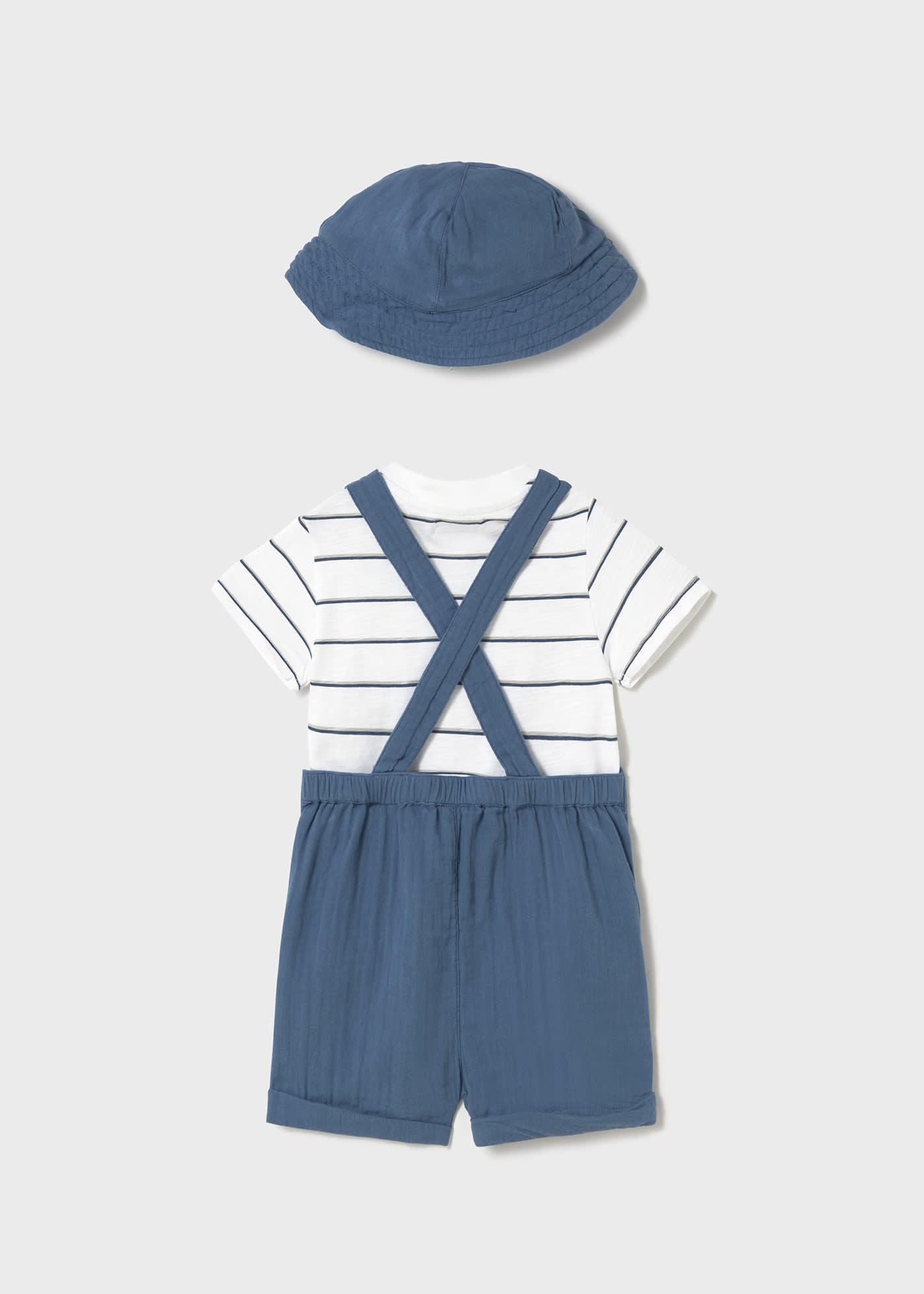Completo 3 pezzi con cappello neonato