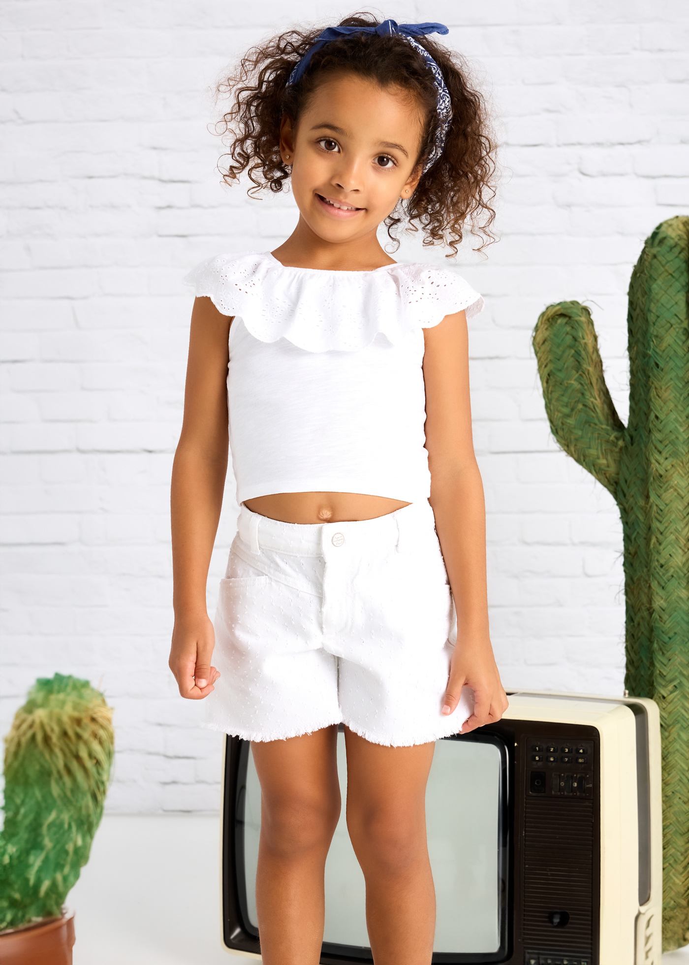 T-shirt folho perfurado menina