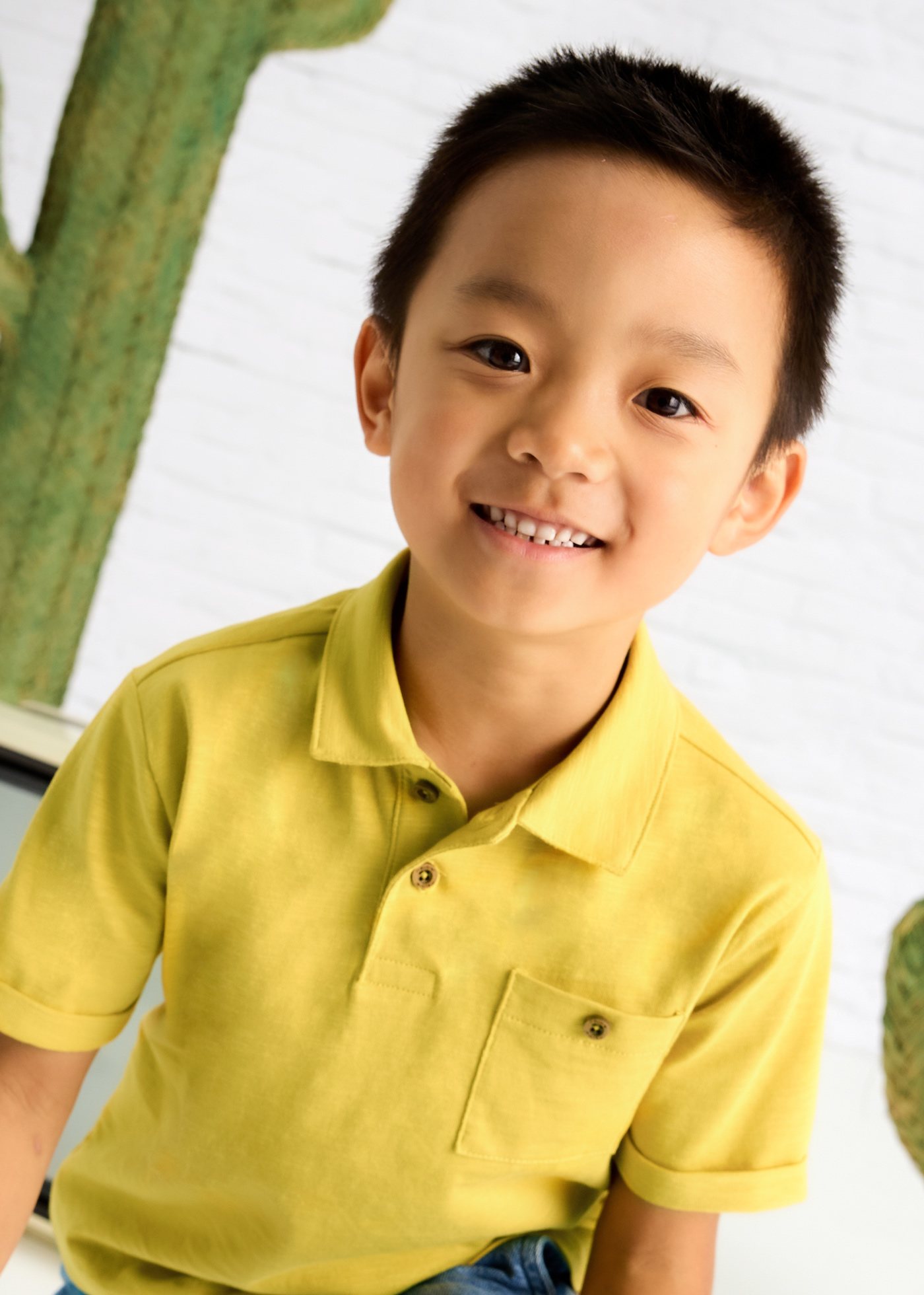 Boy lightweight fabric polo shirt with pocket