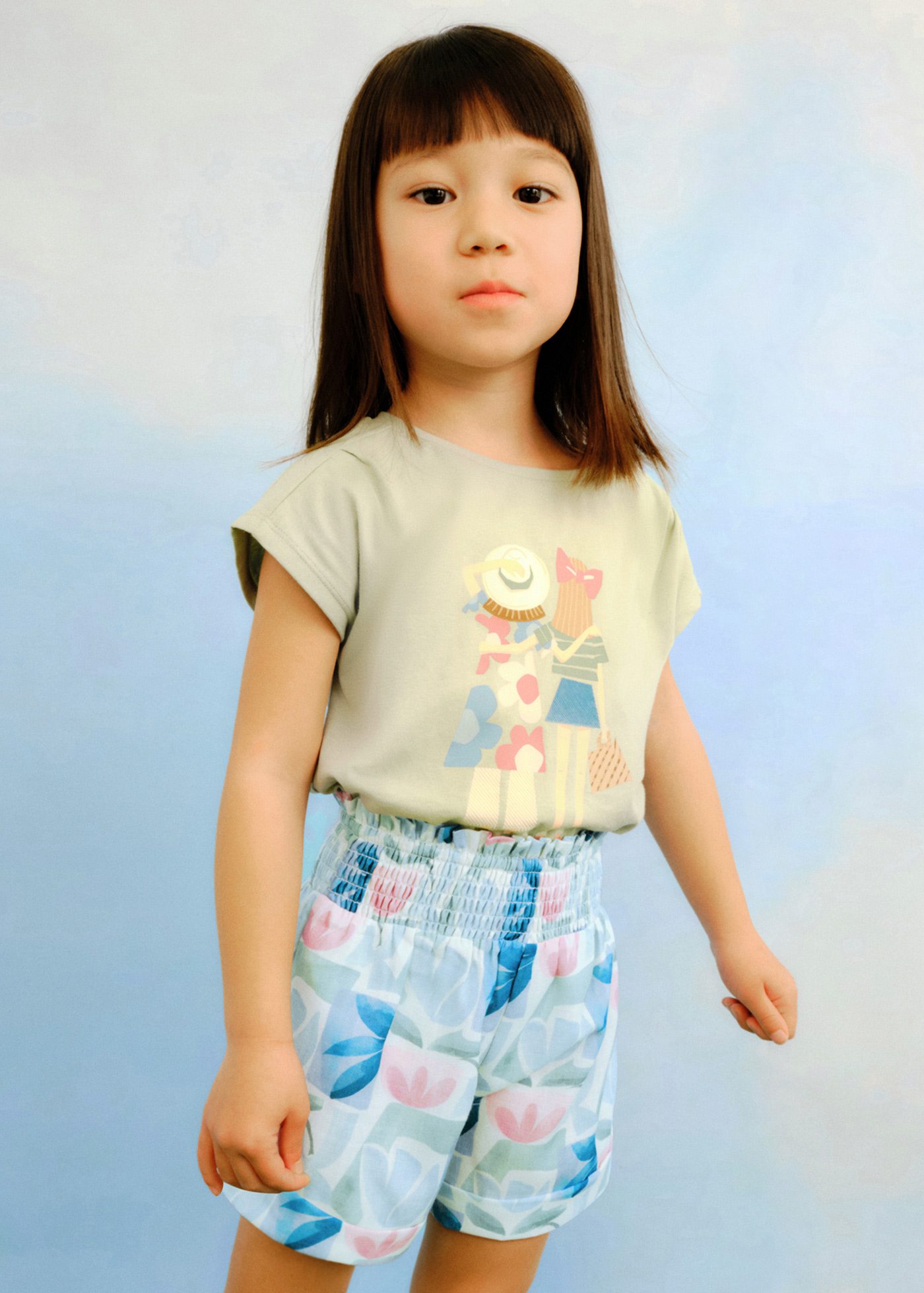 Short flores geométricas niña
