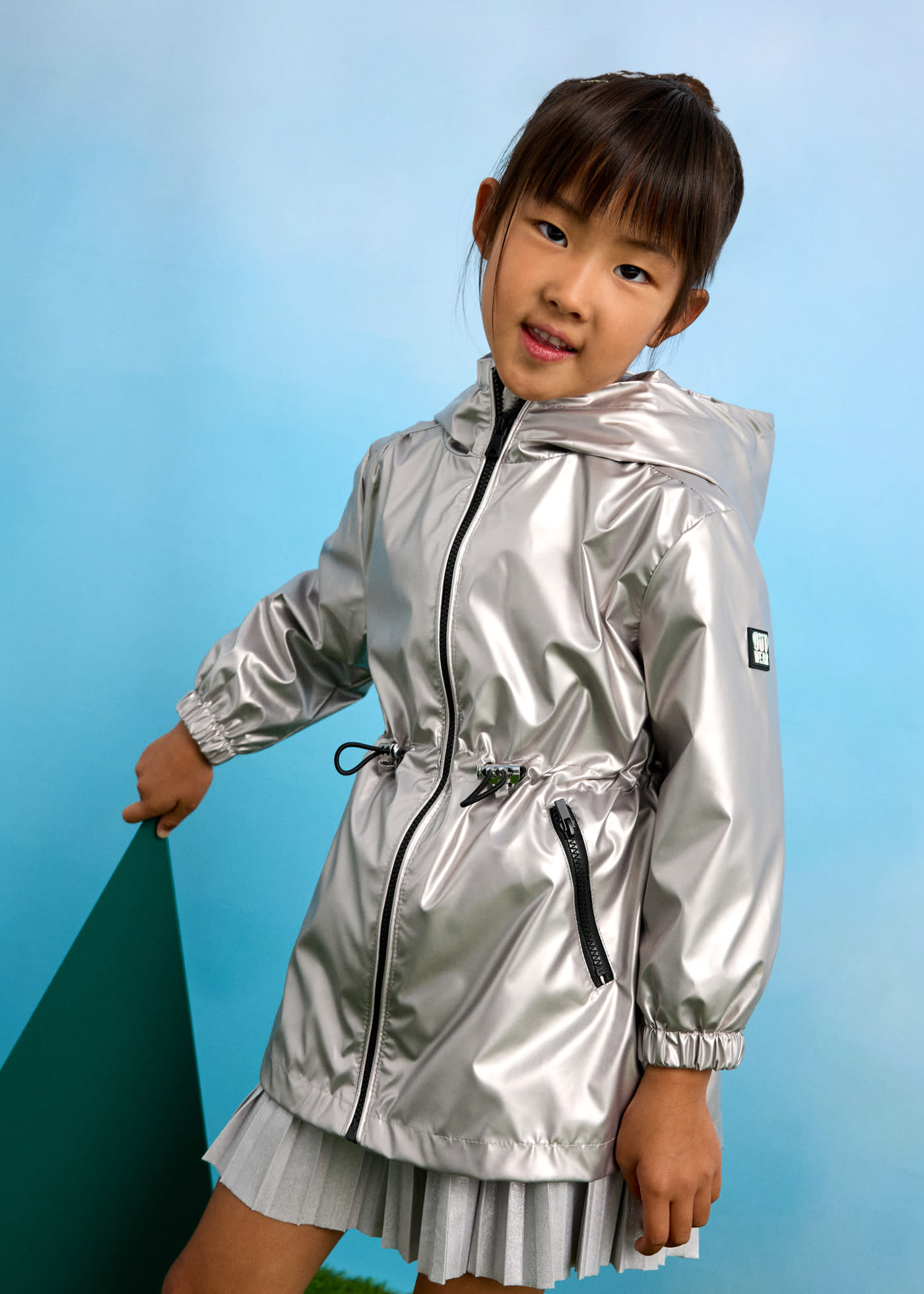 Girl hooded windbreaker