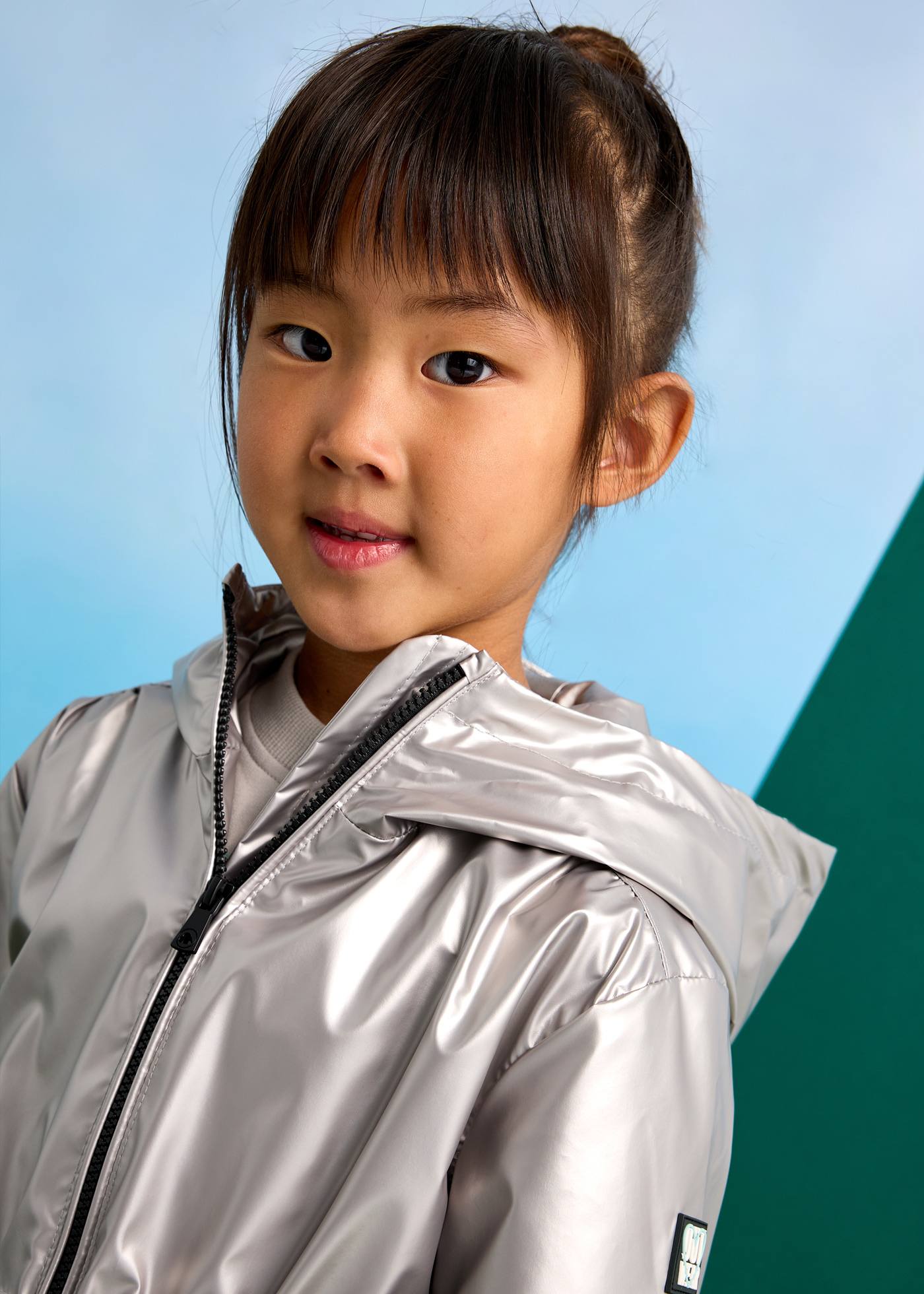 Girl hooded windbreaker