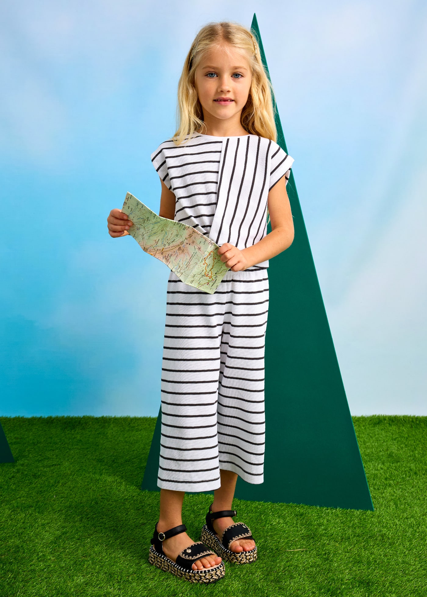 Set pantaloni si tricou dungi fetita