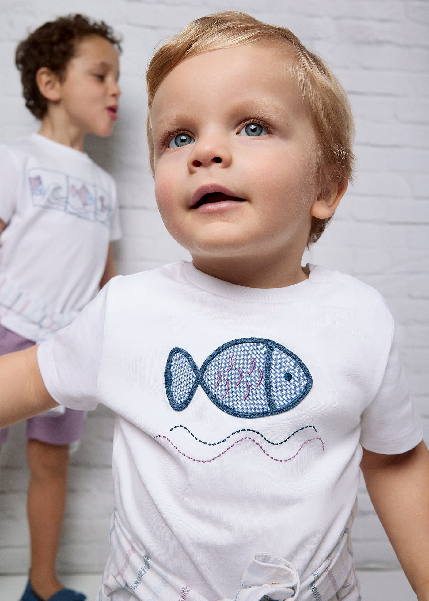 T-shirt applique poisson bébé