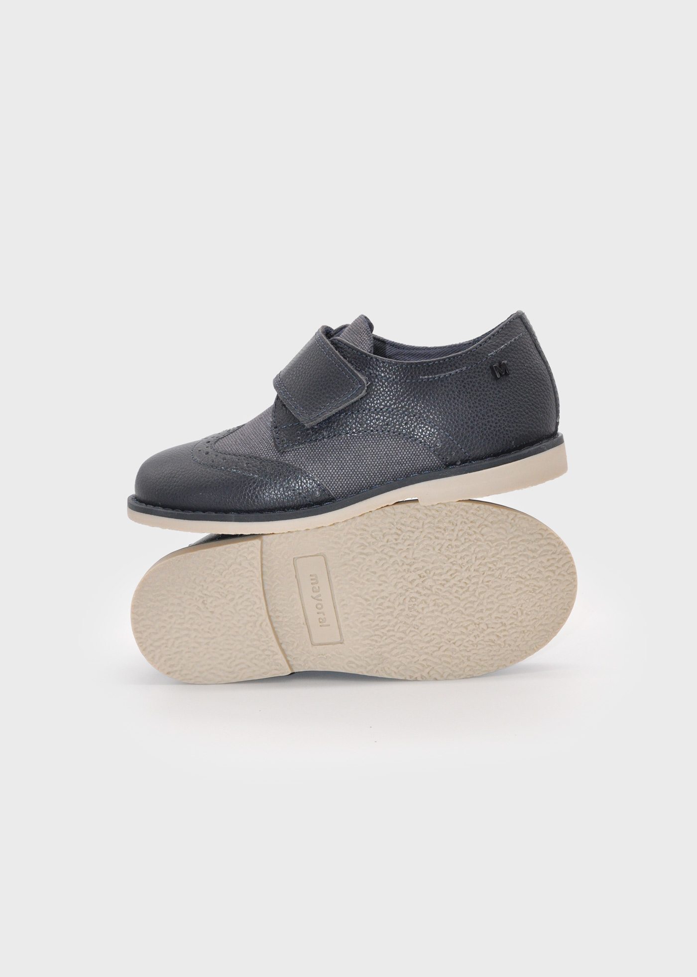 Boy leather velcro shoes