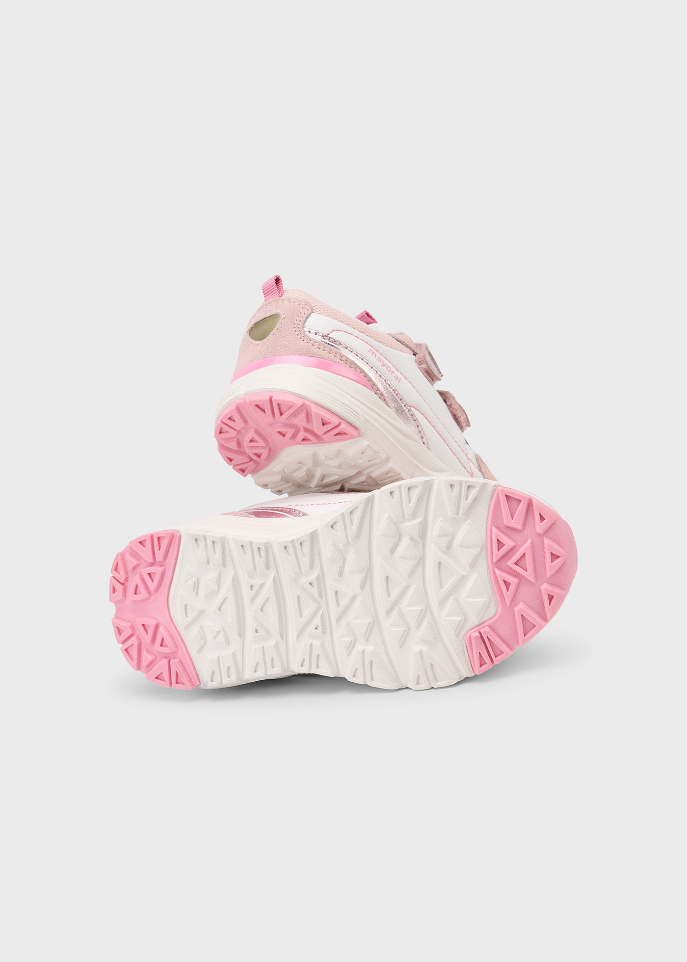 Buty sportowe z ząbkowaną podeszwą dla chłopca i dziewczynki