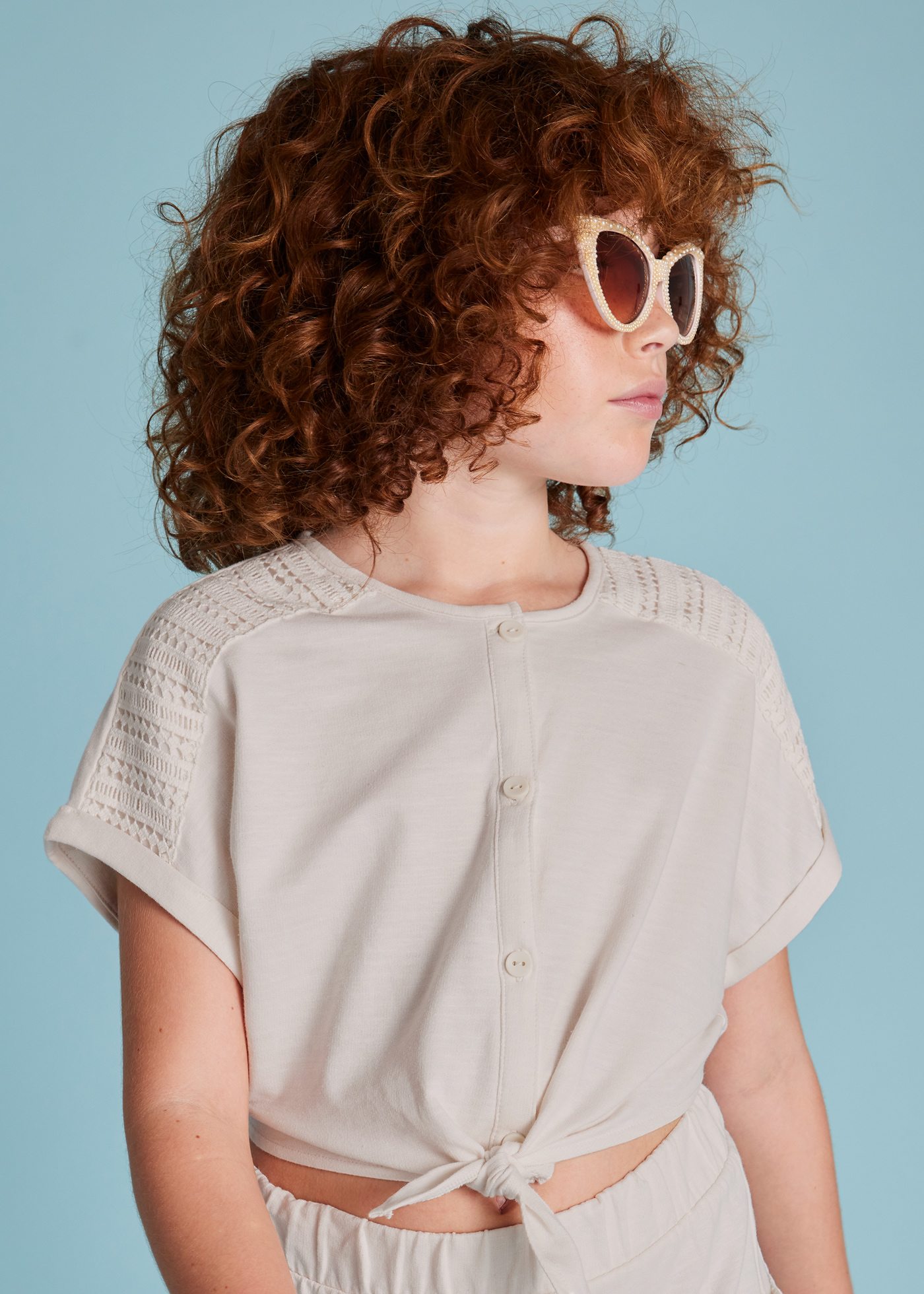 Set short si tricou cu nod fata
