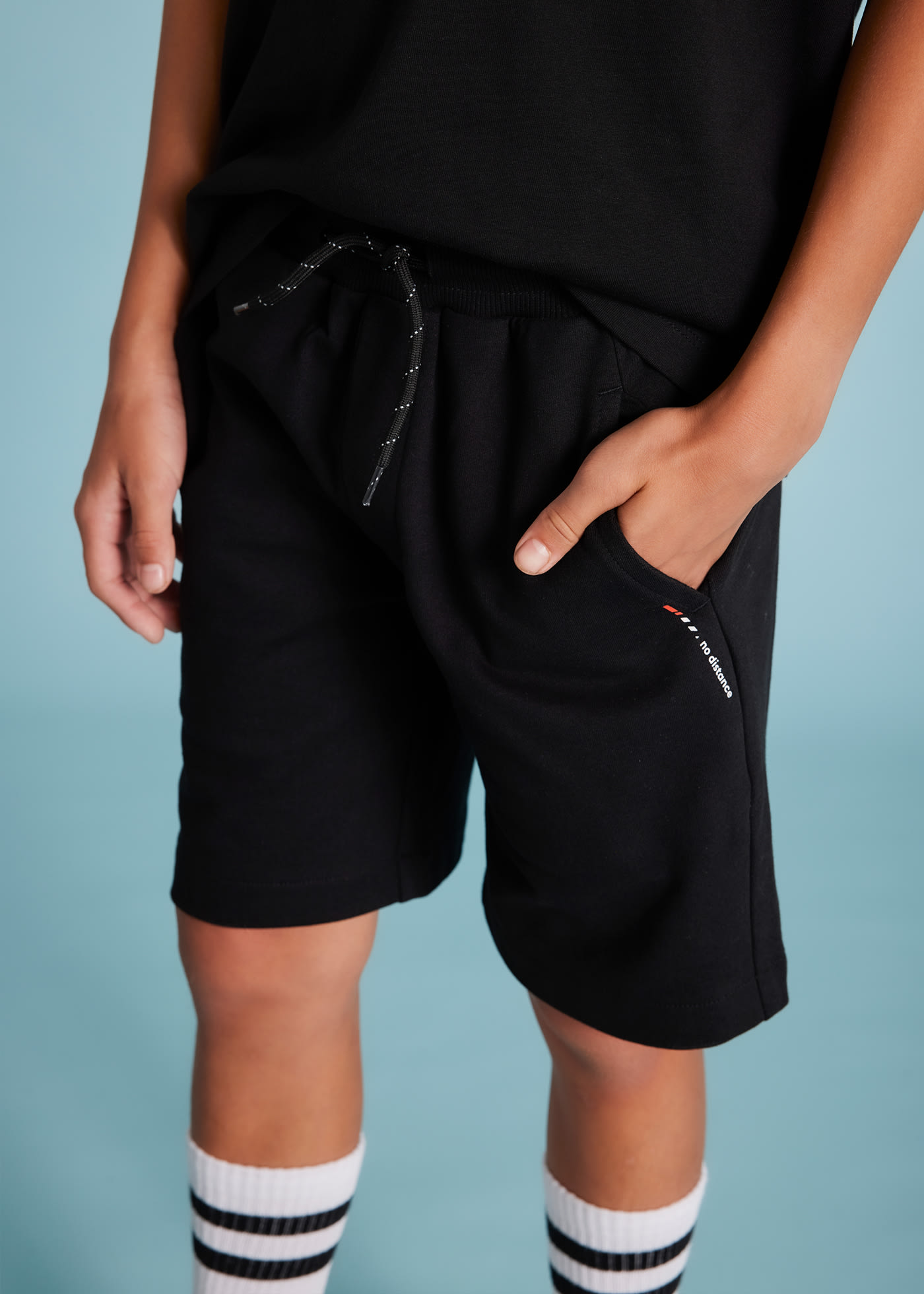 Set bermude si tricou imprimeu spate baiat