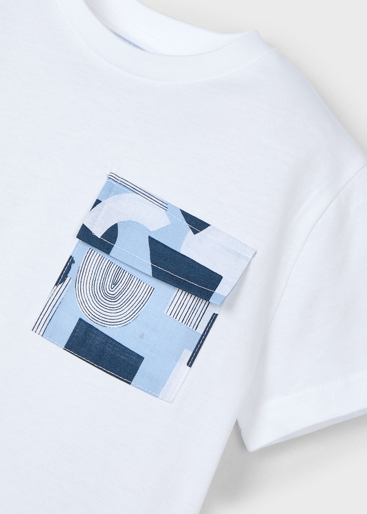 Boy print pocket t-shirt