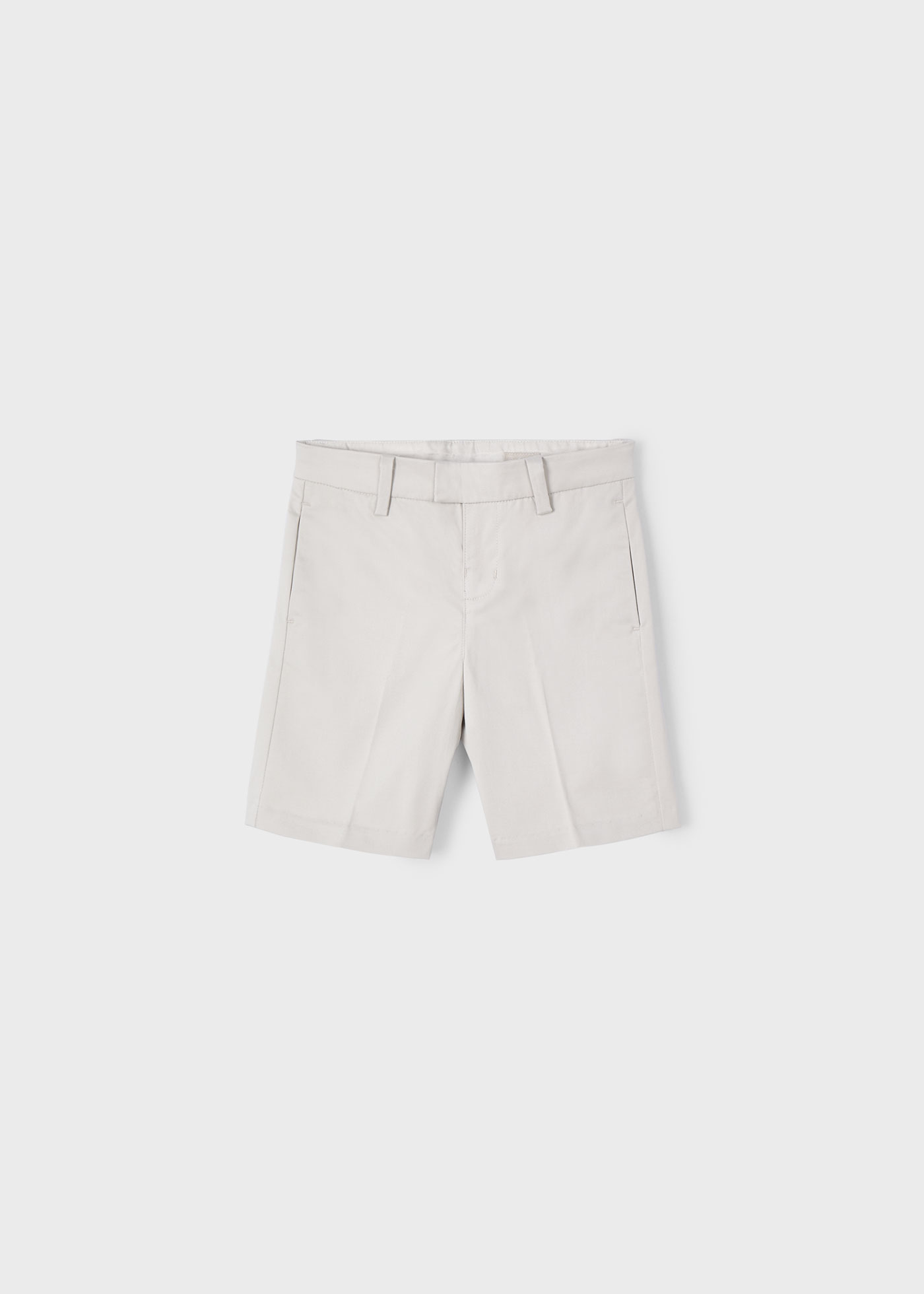 Bermudas elegantes menino