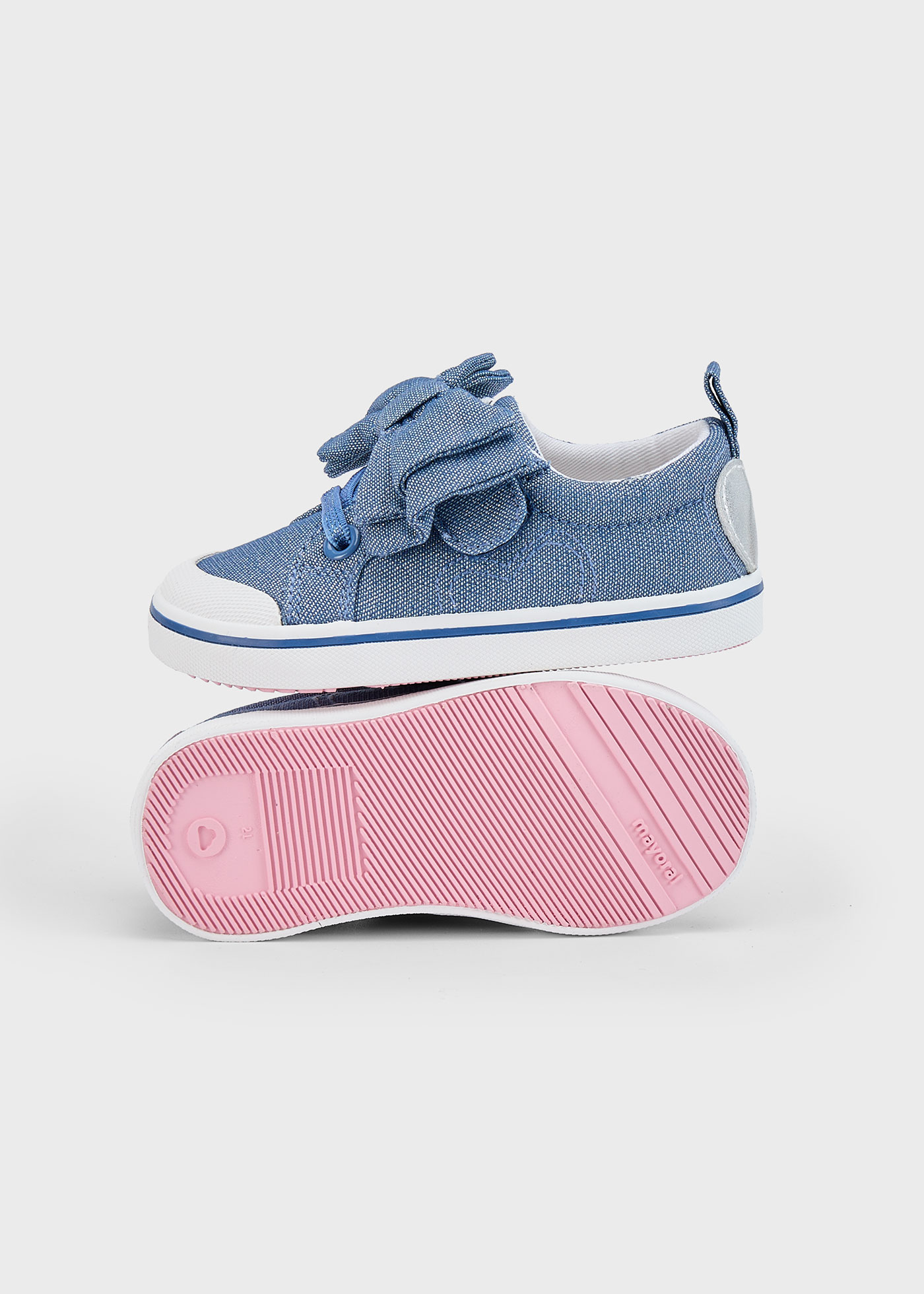 Buty sportowe płócienne z kokardą dla niemowlęcia