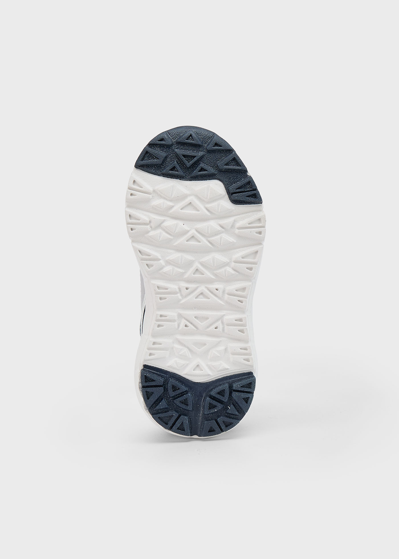 Buty sportowe z ząbkowaną podeszwą dla niemowlęcia