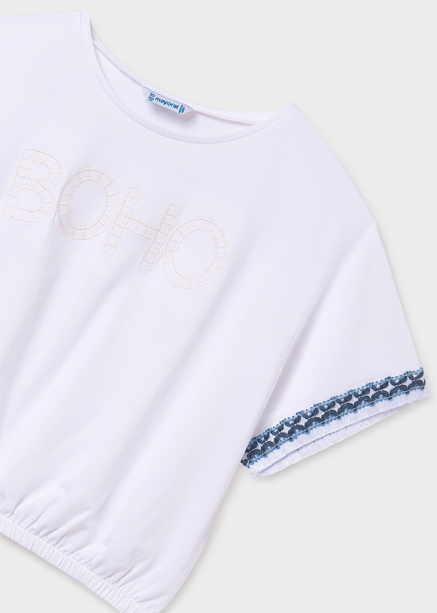 Tricou aplicatie si franjuri fata