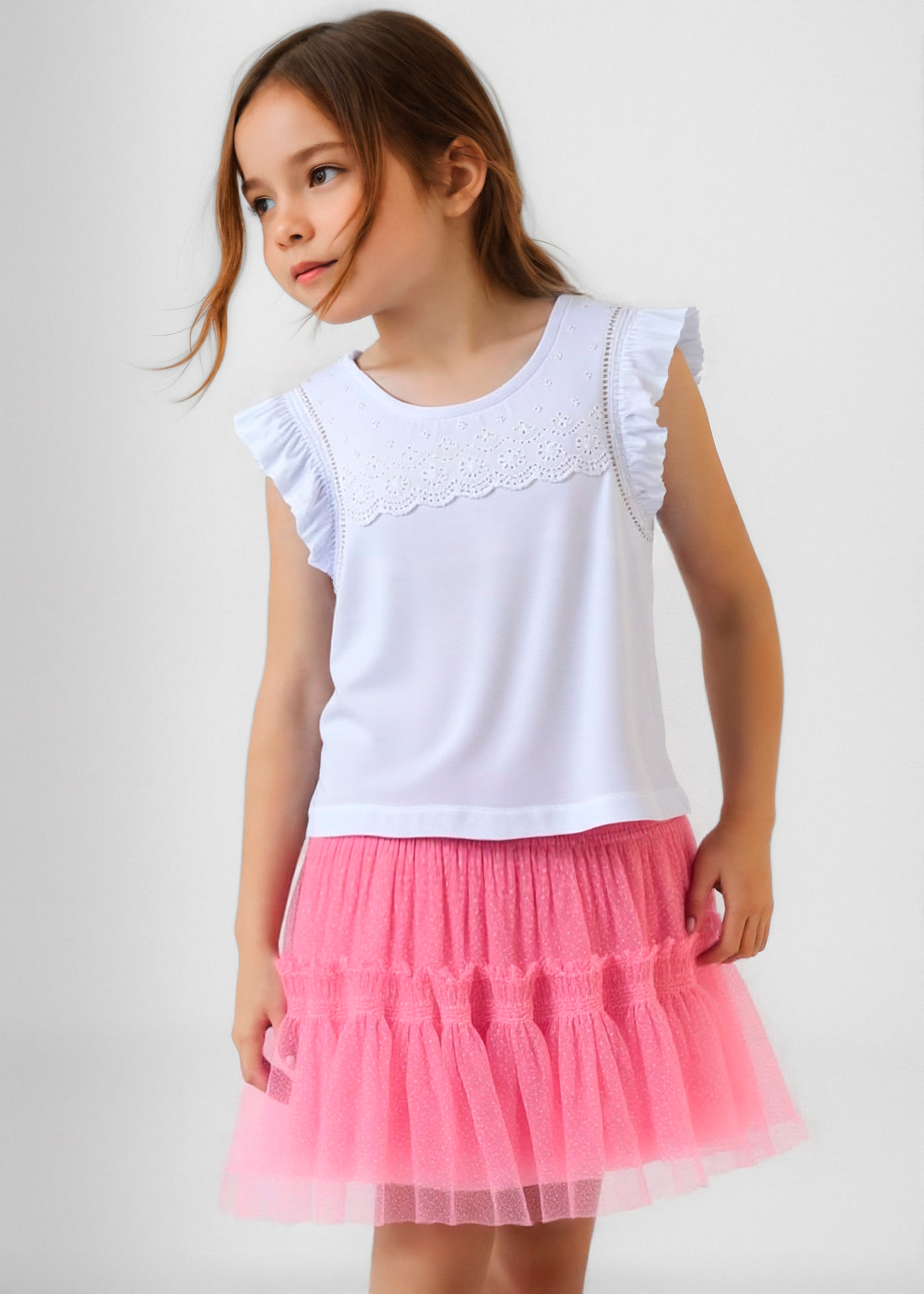 Saia tule plumeti menina