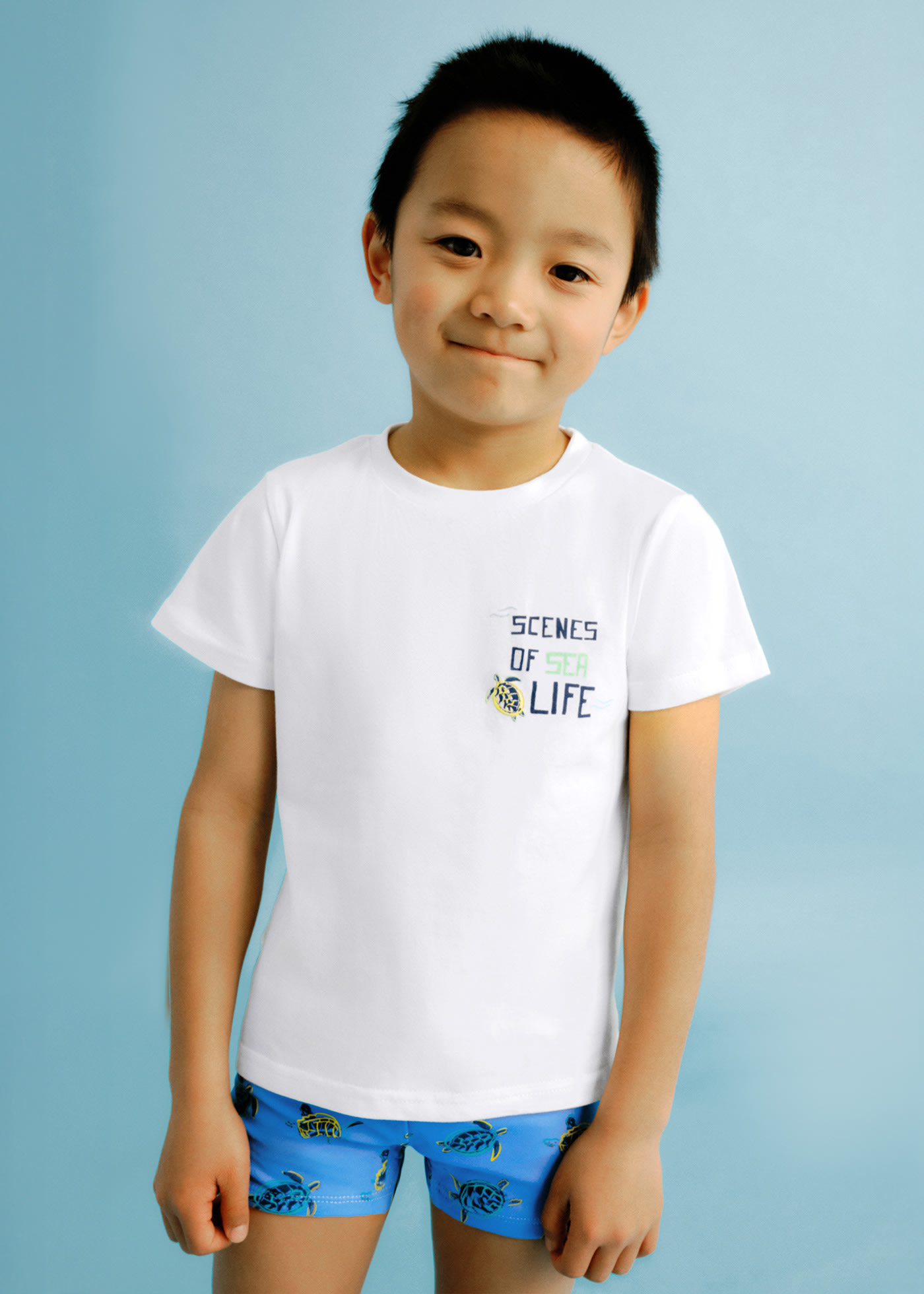 Conjunto bañador y camiseta protección solar niño