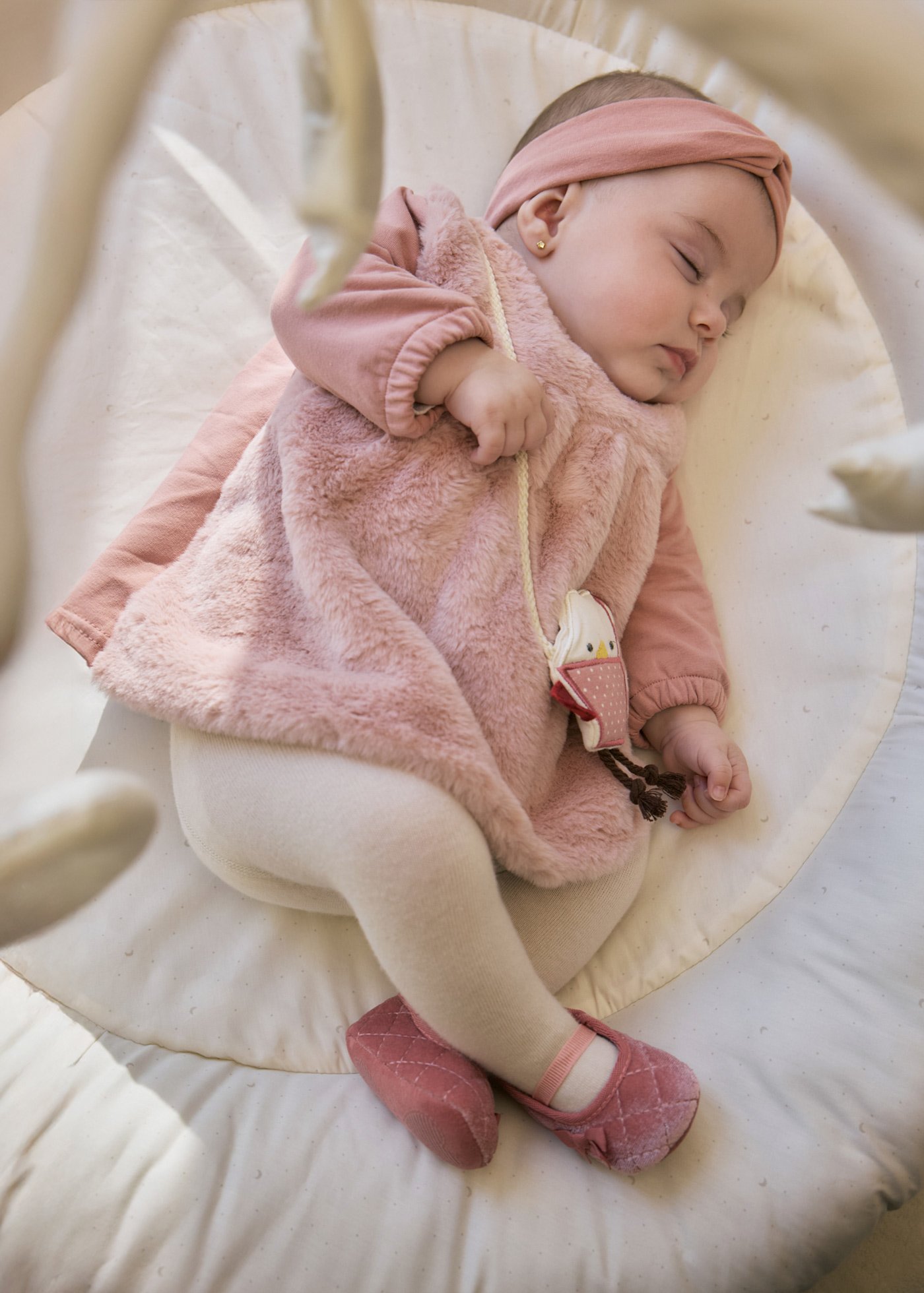 Kleid mit Täschchen und Haarband Neugeborene