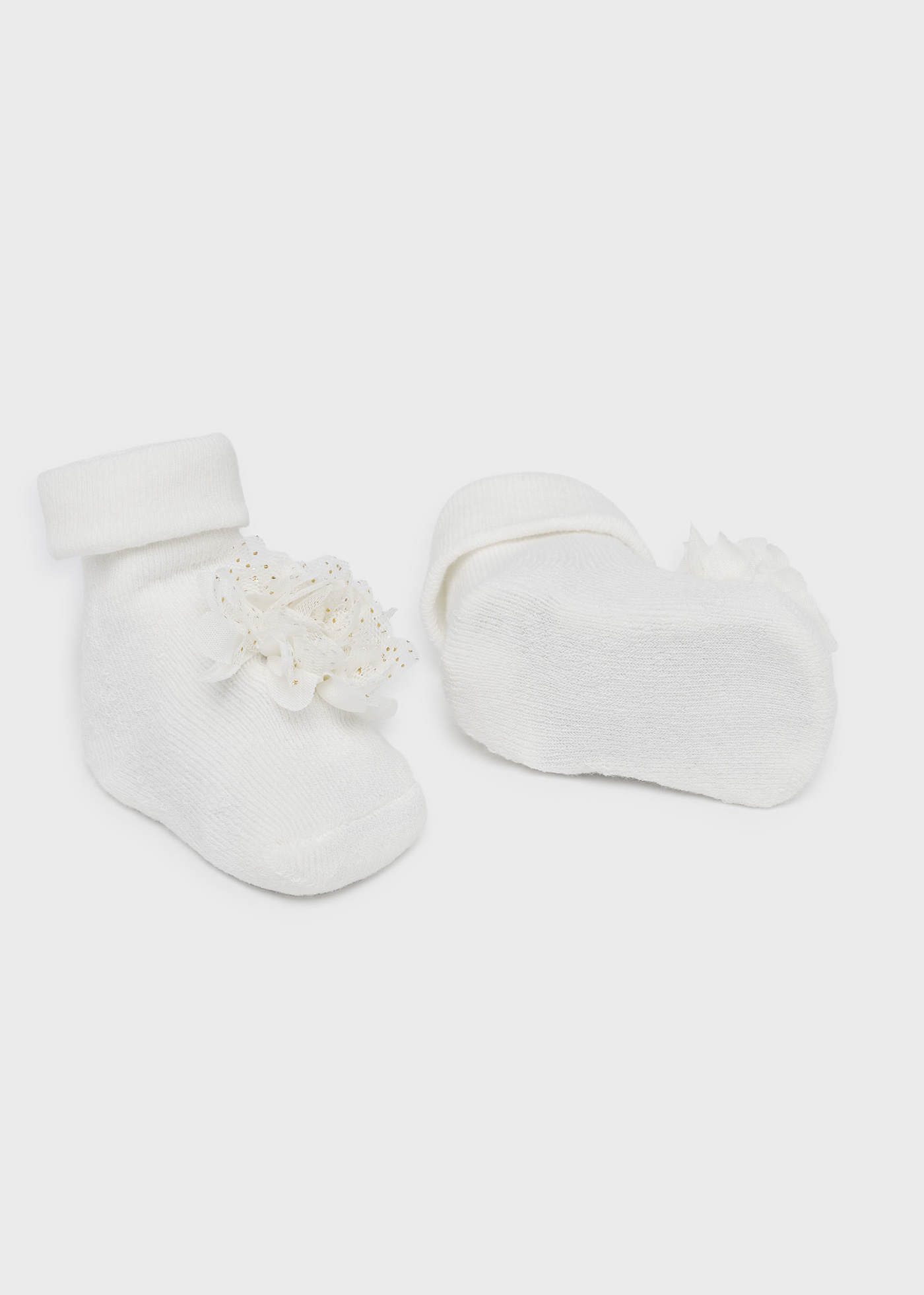 Сет диадема и чорапи с цвете за новородено момиче Сет диадема и чорапи с цвете за новородено момиче