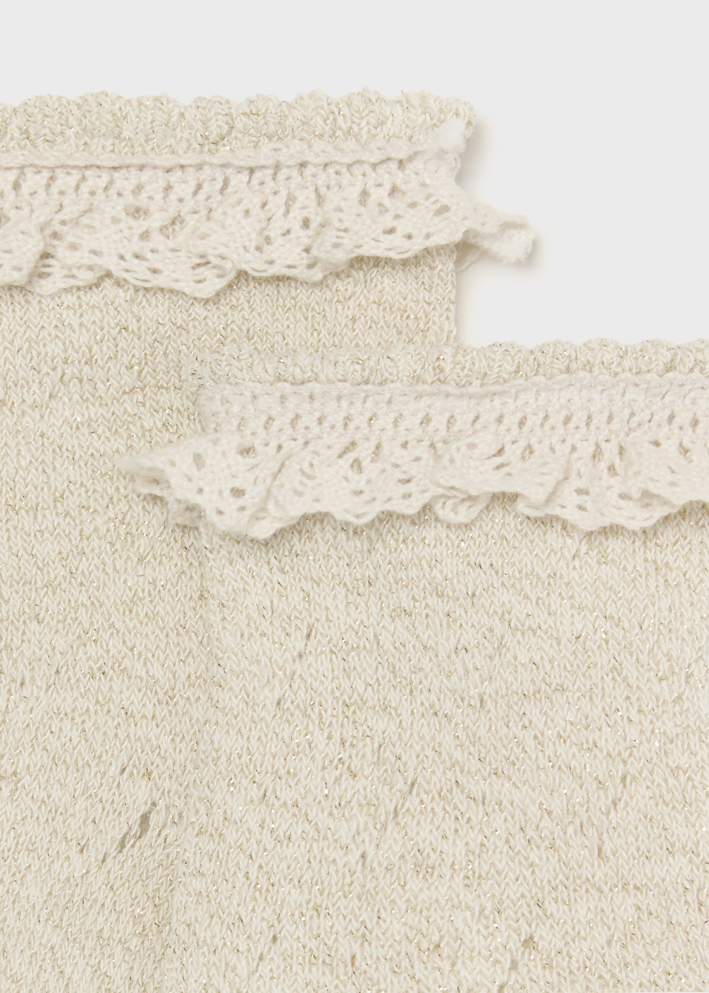 Ажурени чорапи за новородено момиче