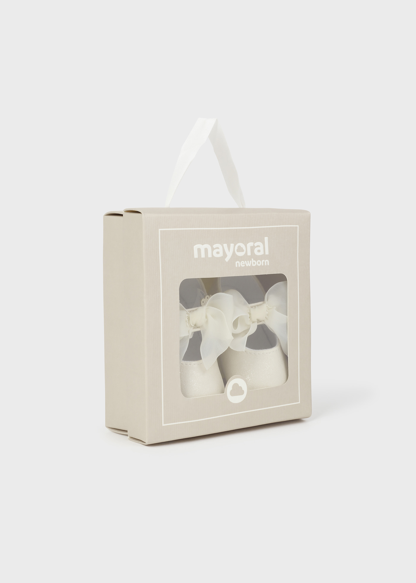 Елегантни обувки за новородено момиче