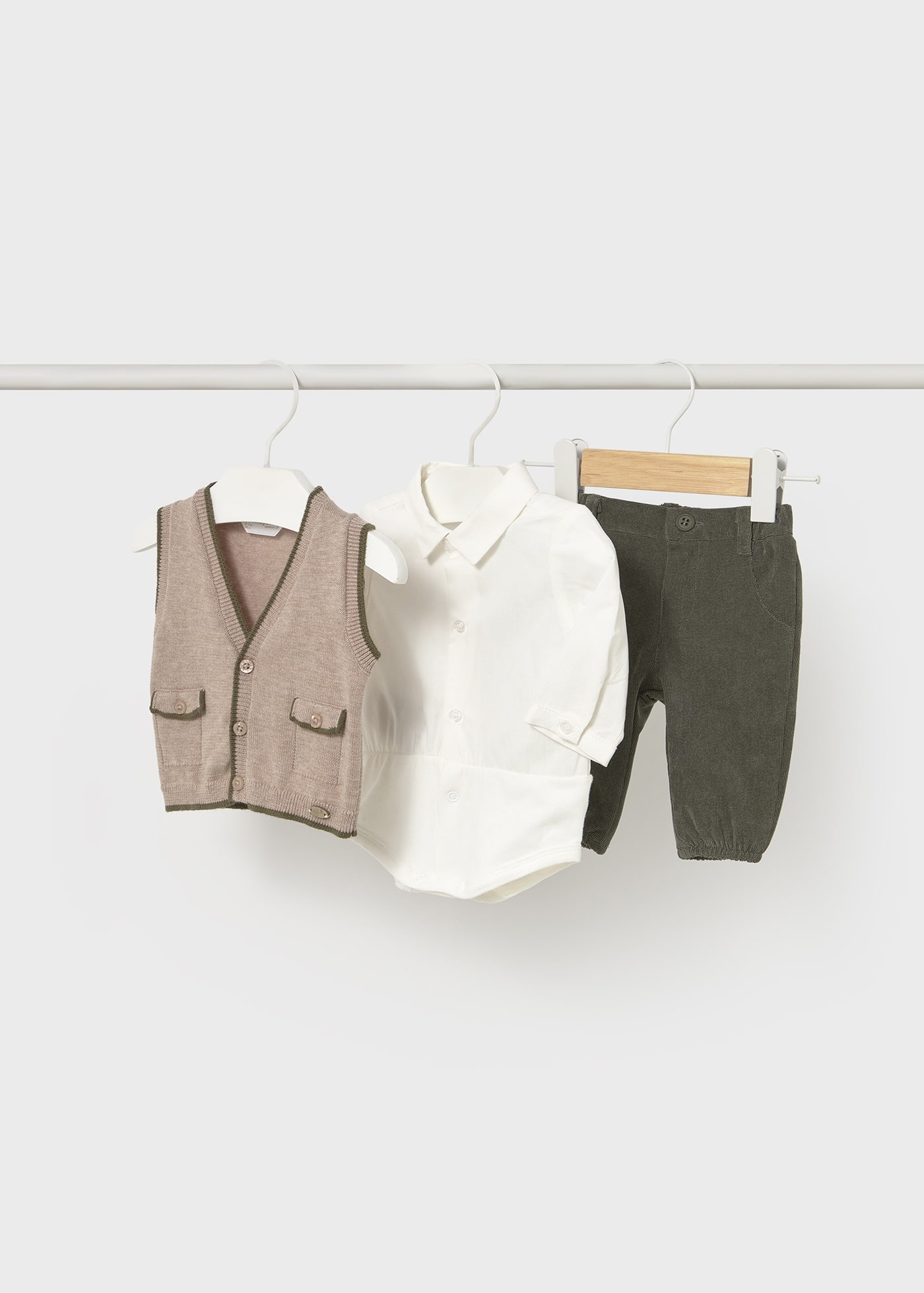 Ensemble gilet 3 pièces nouveau-né
