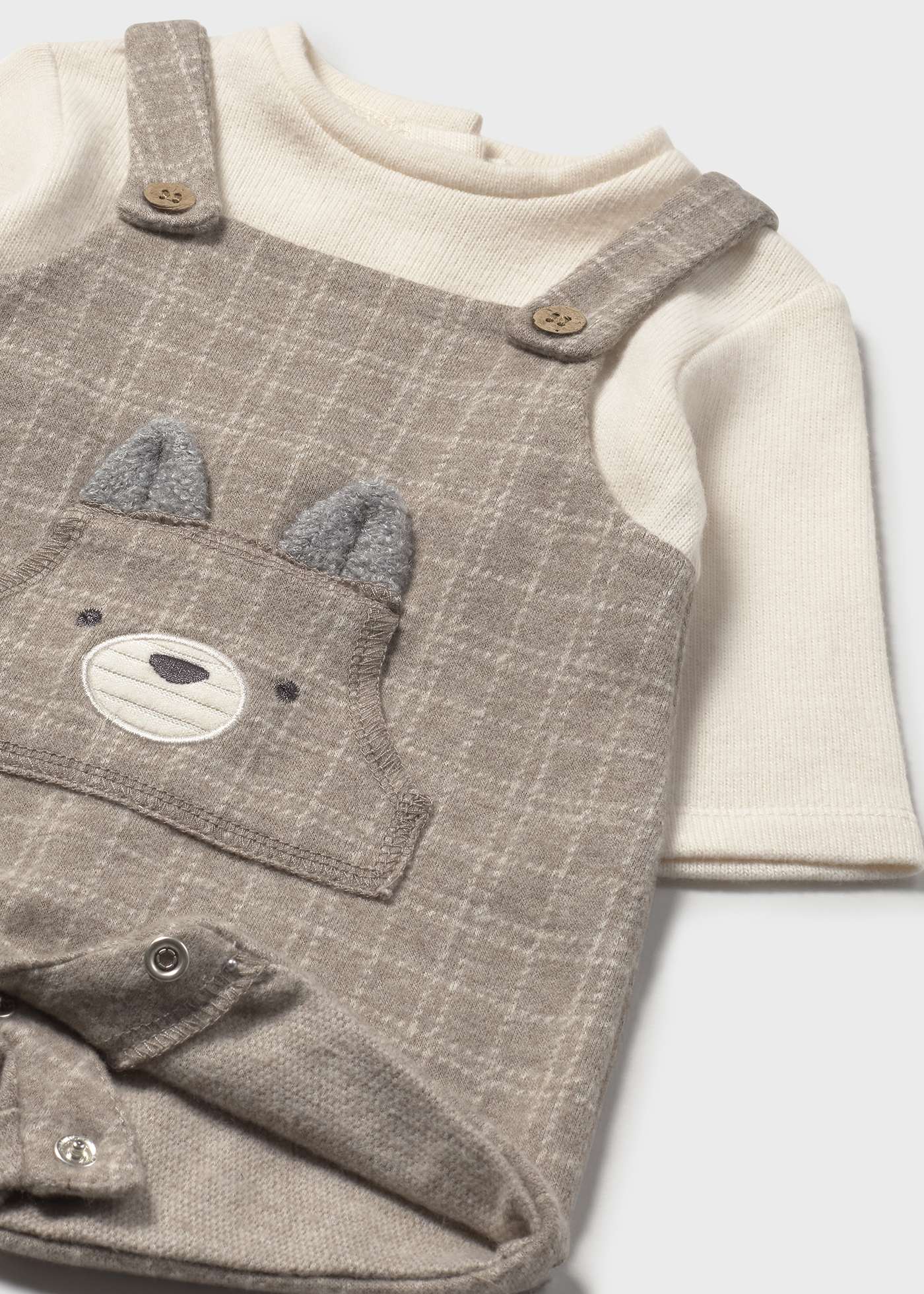 Newborn romper with pocket
