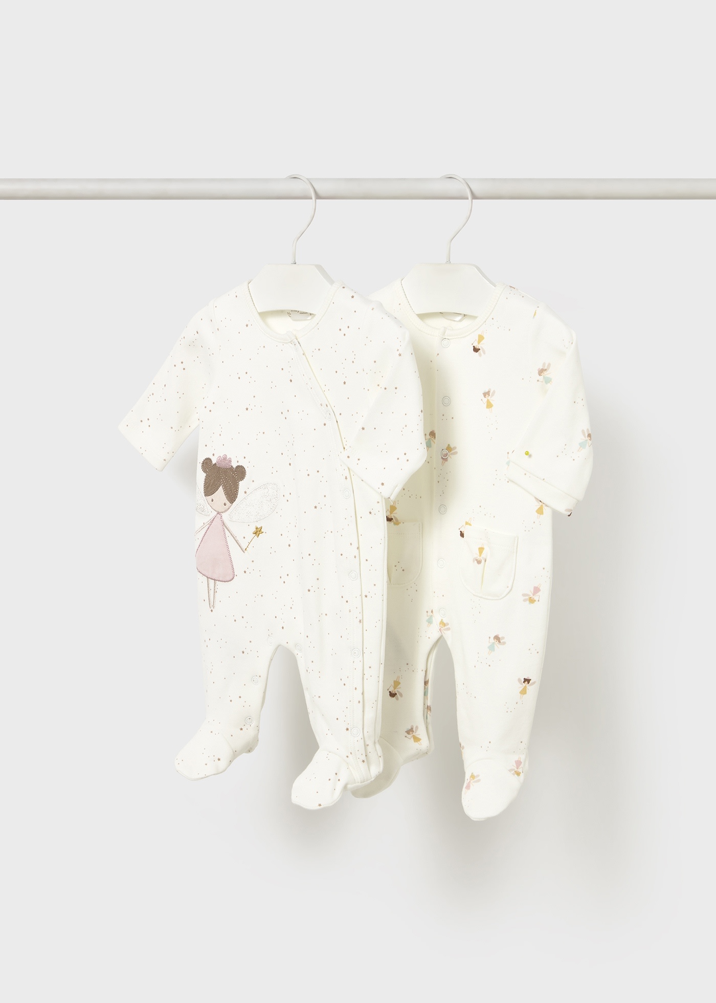 Newborn rompers with feet