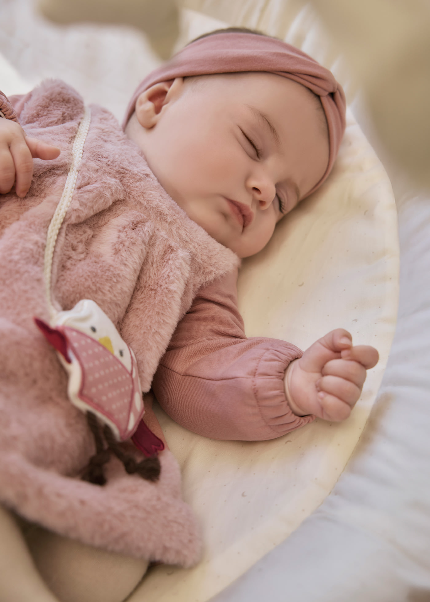 Kleid mit Täschchen und Haarband Neugeborene