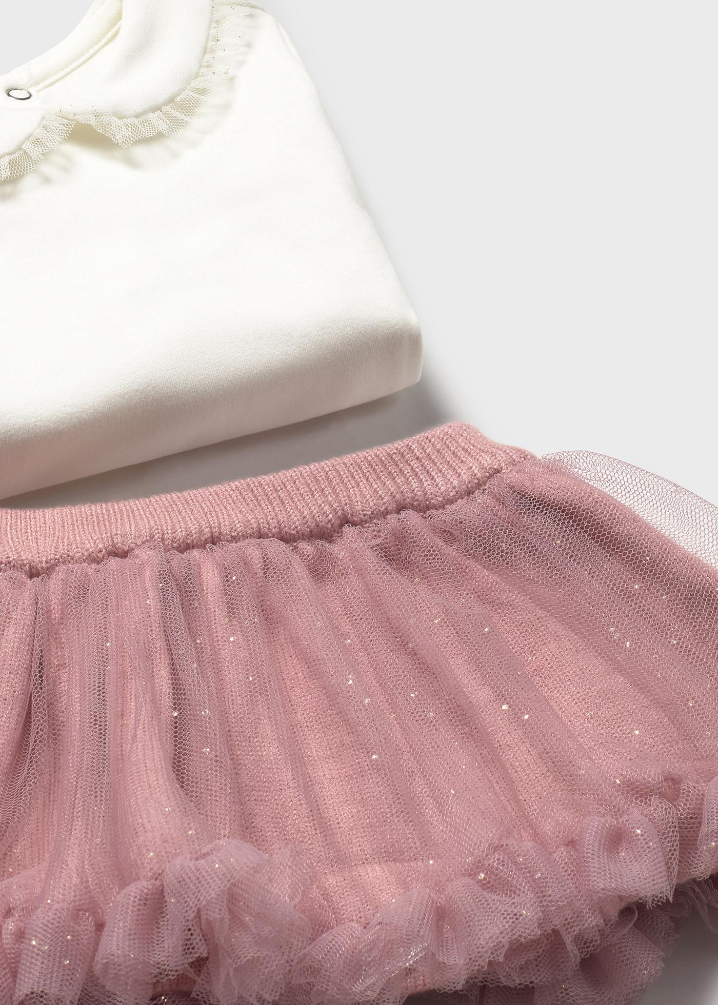 Комплект от 3 части за новородено момиче Комплект от 3 части за новородено момиче