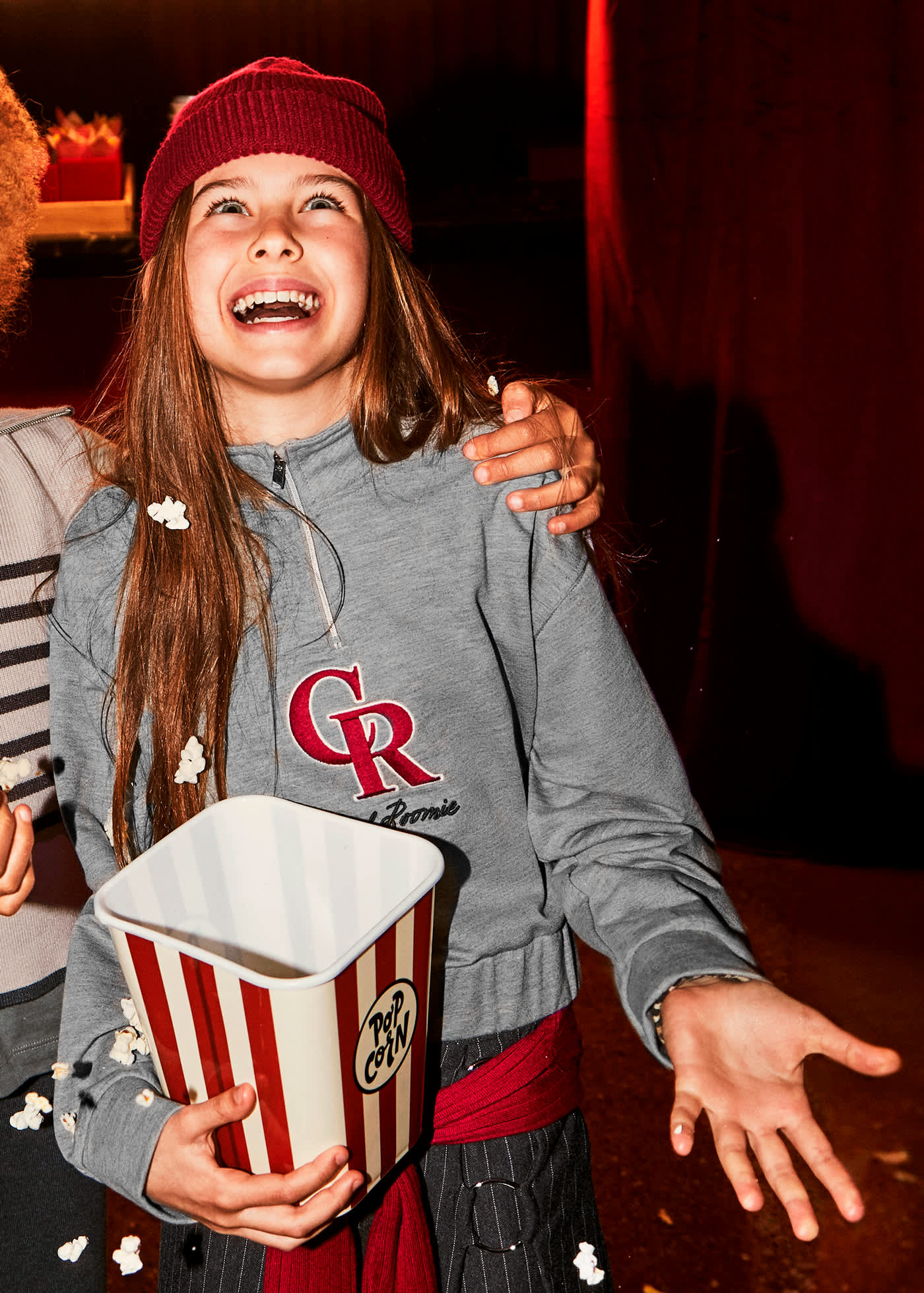 Sweat letras relevo rapariga