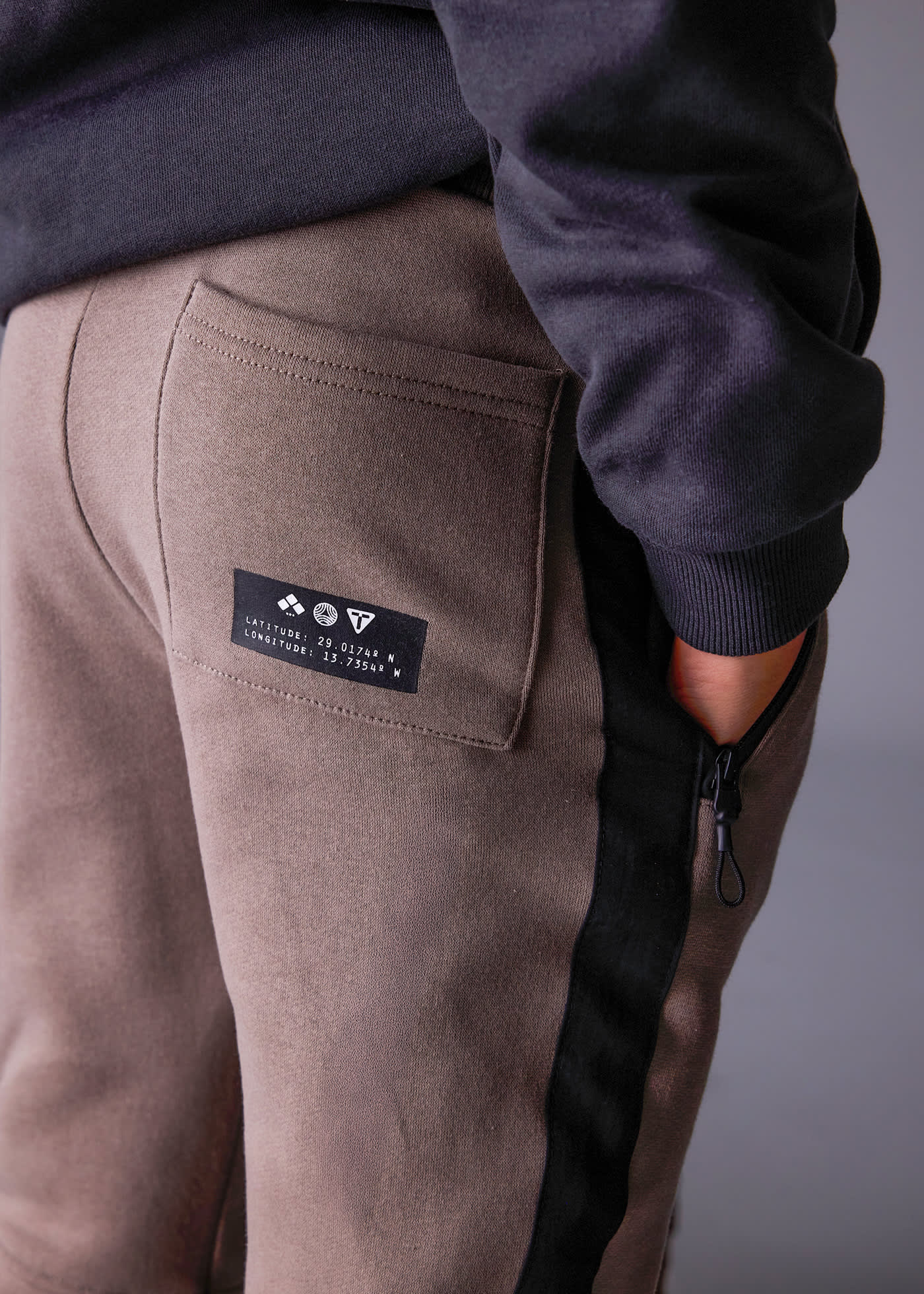 Boys contrast joggers