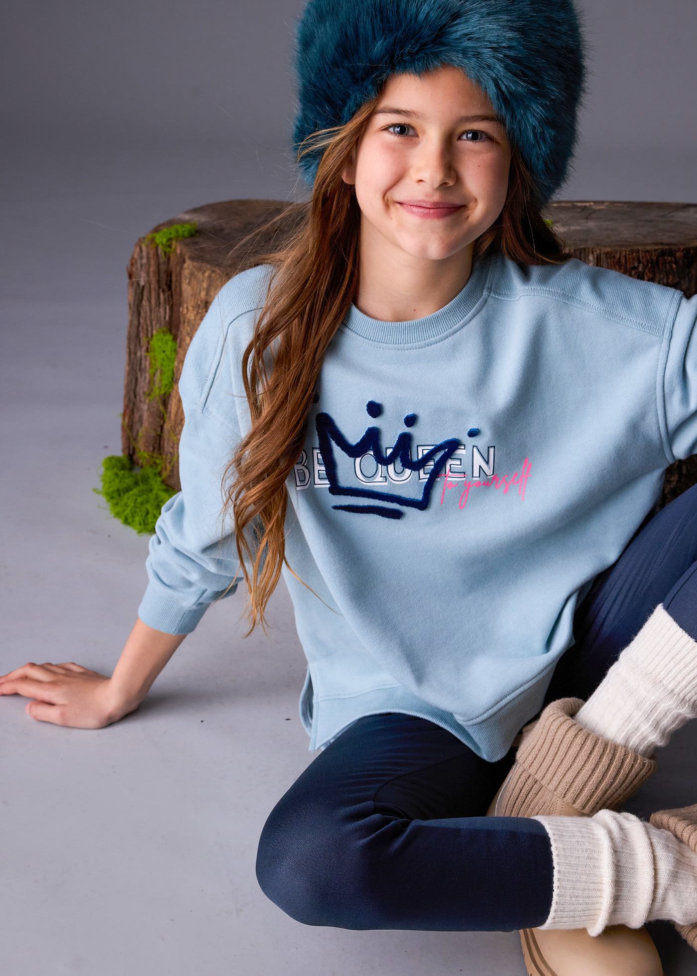 Girls legging and embossed jumper set