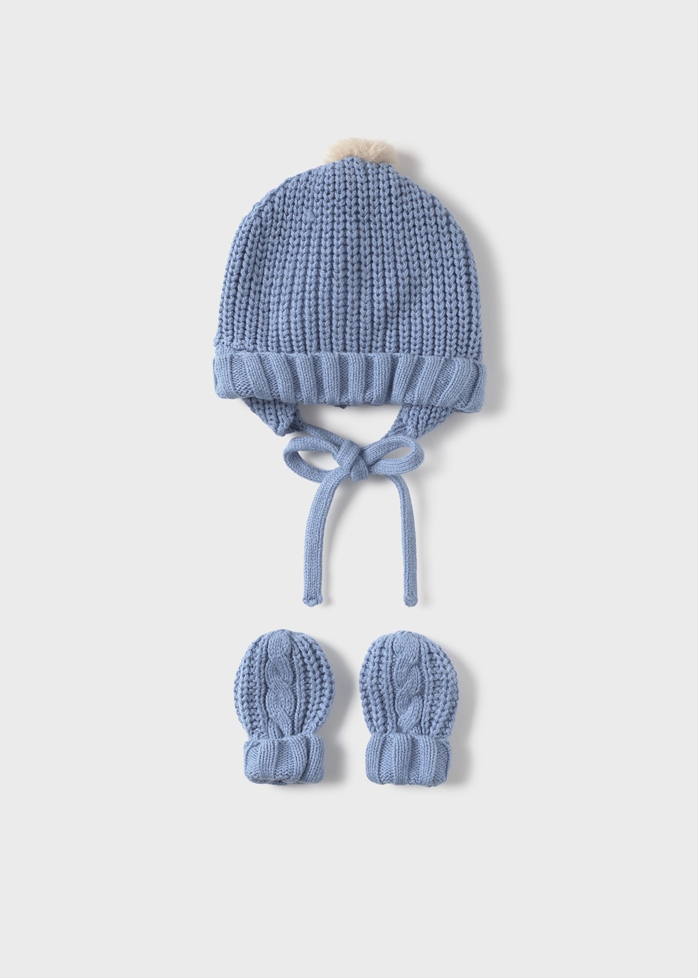 Newborn knitted hat and mittens set