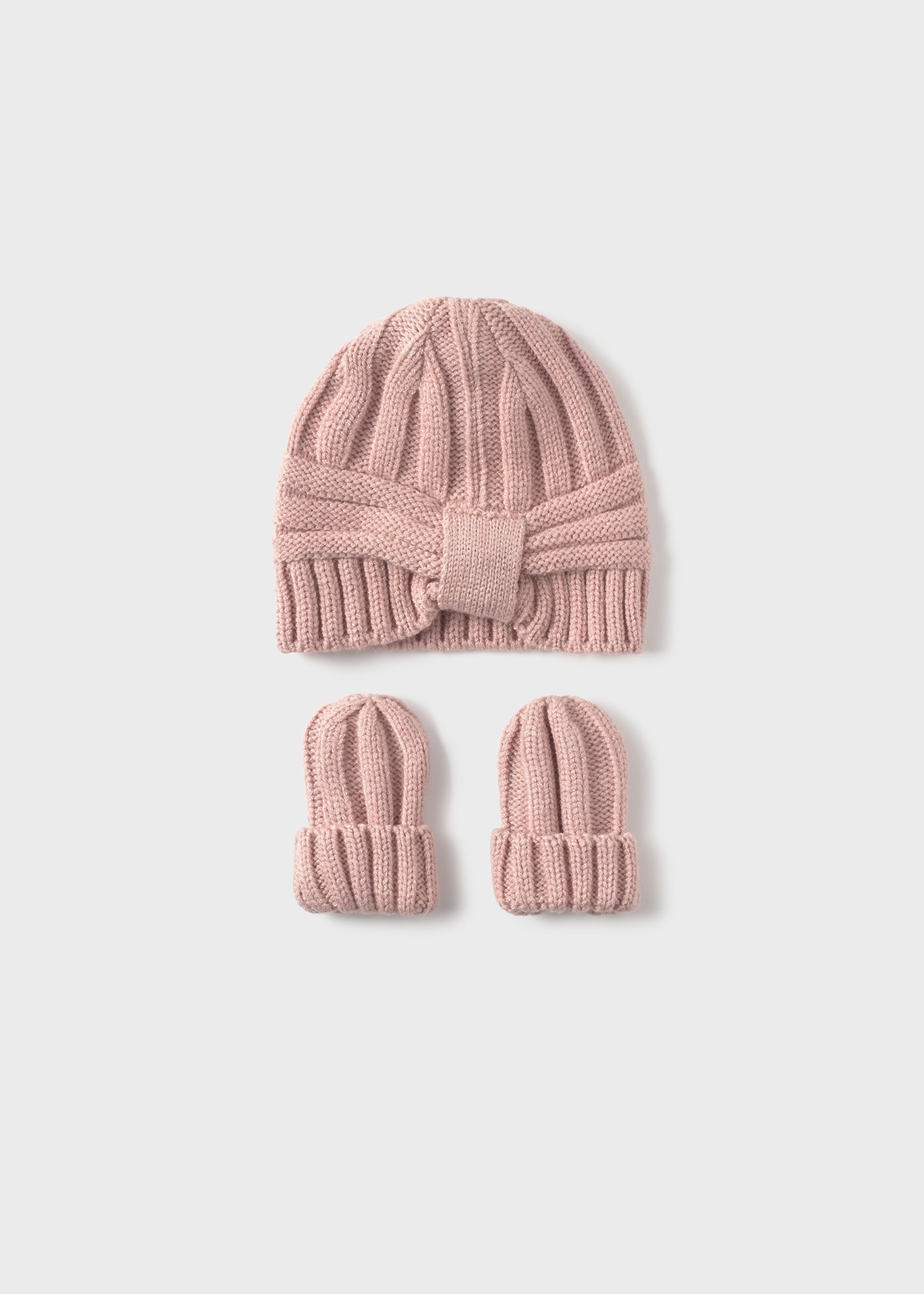 Newborn girl hat and mittens set