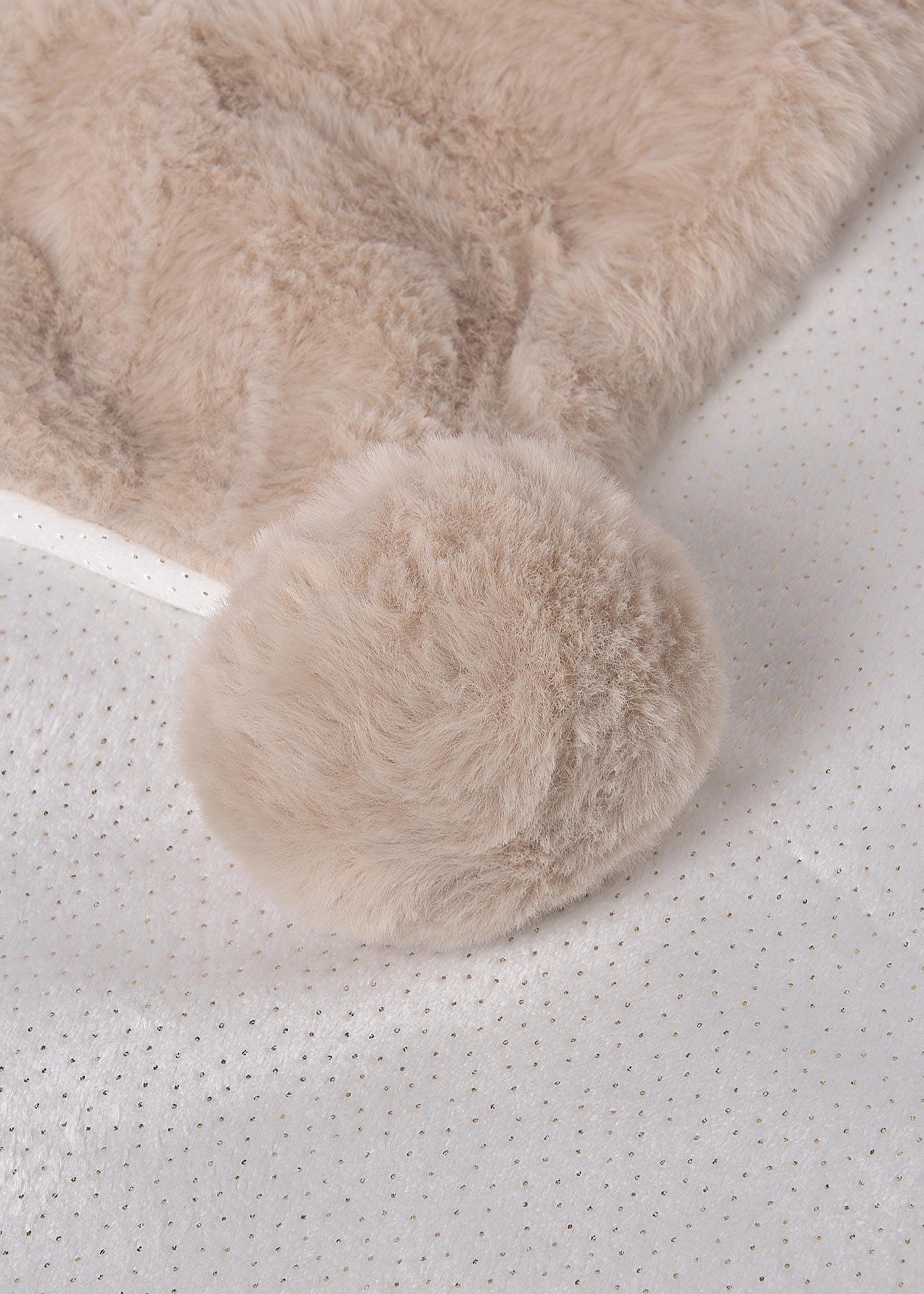 Couverture avec pompon bébé