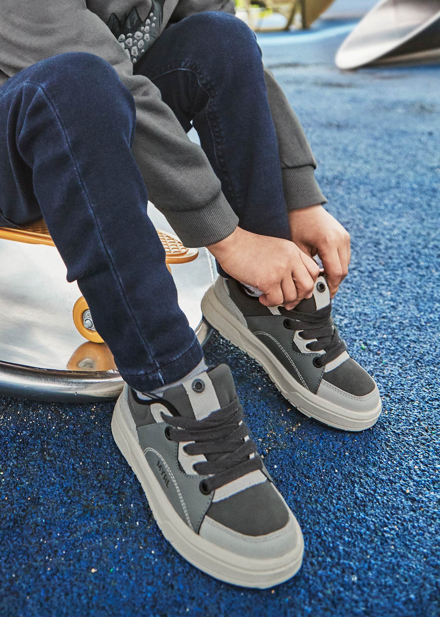 Boys trainer