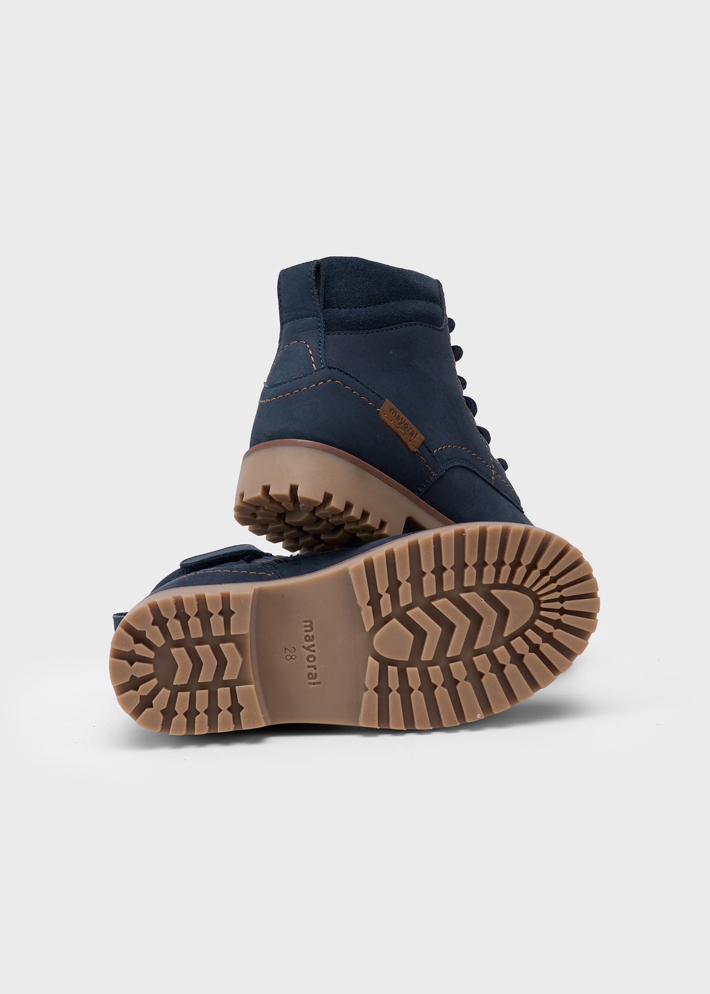 Botim pele nobuck menino Botim pele nobuck menino