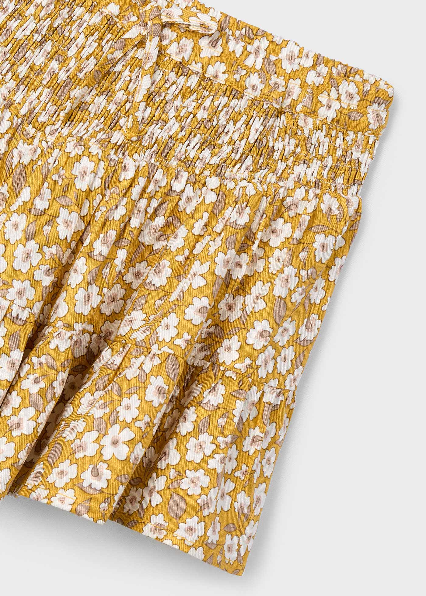 Пола панталон с щампа за момиче