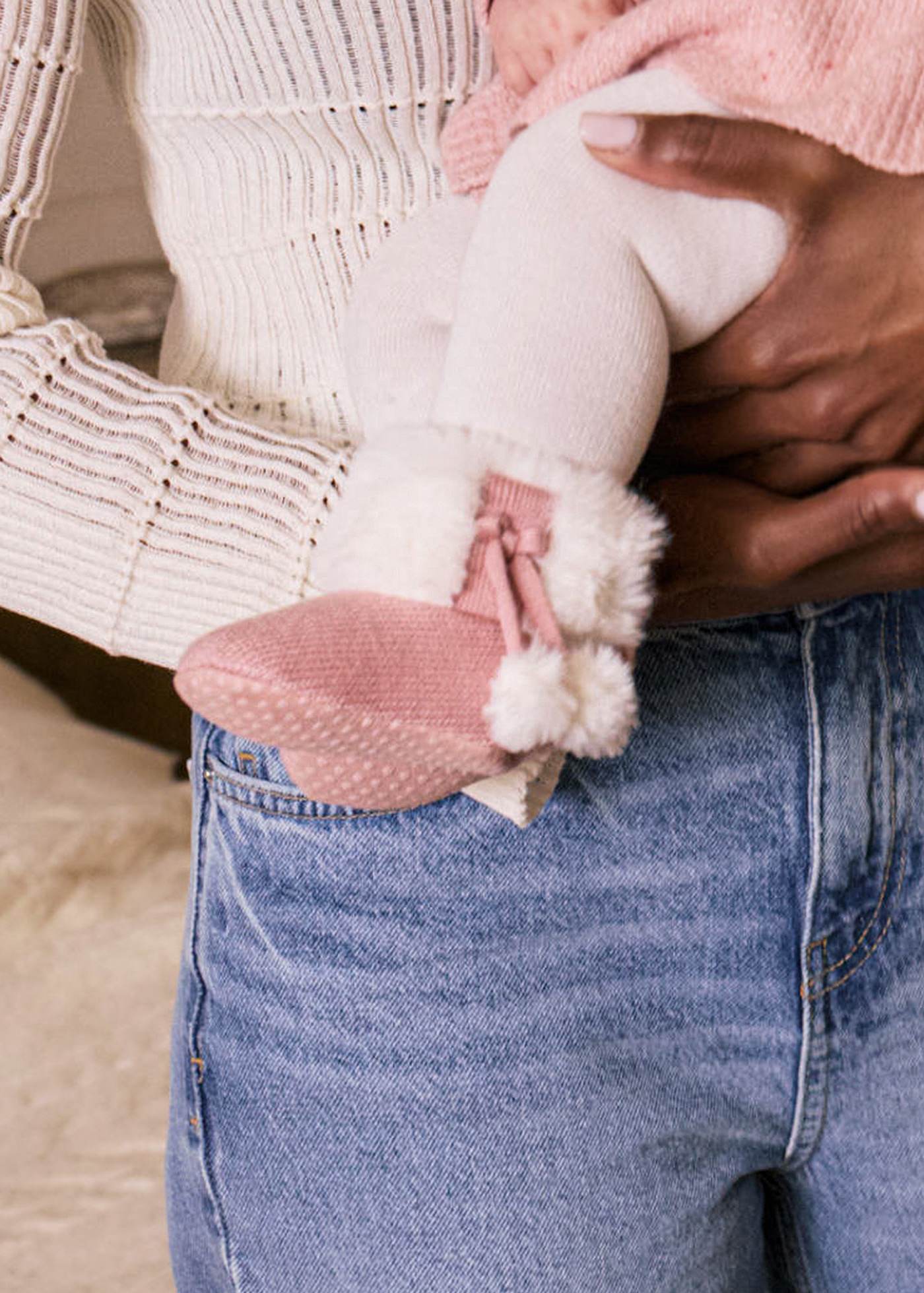 Newborn girl knitted boots