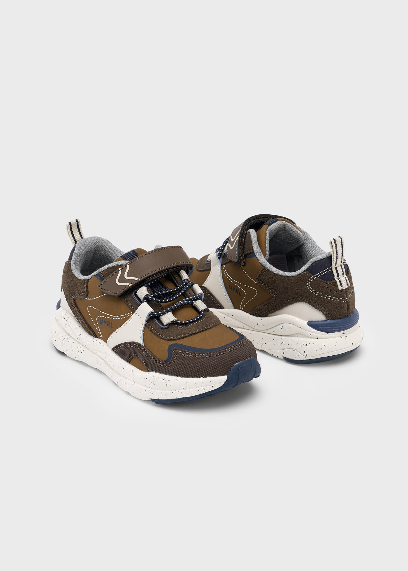 Boys thick soled trainer