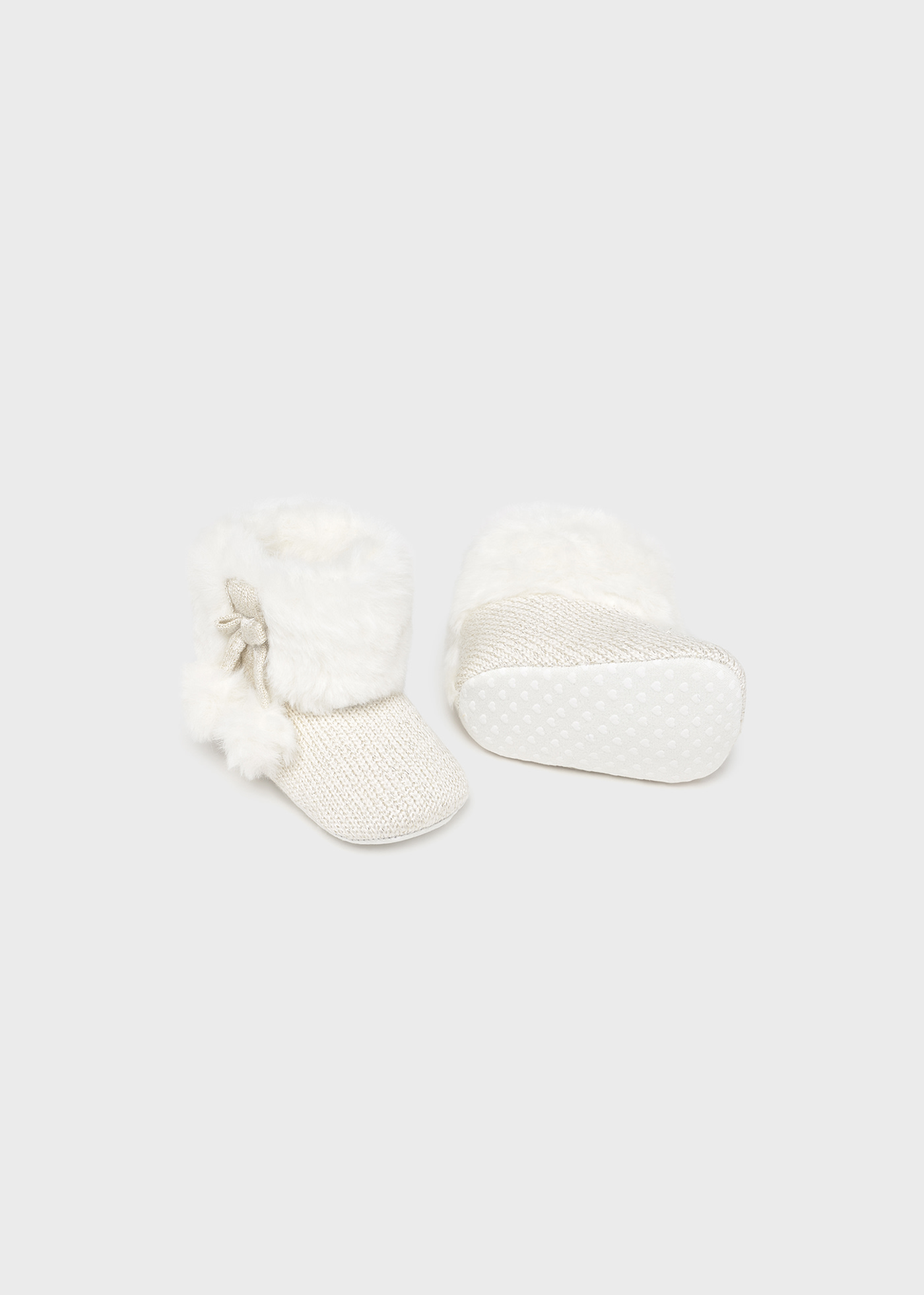 Newborn girl knitted boots