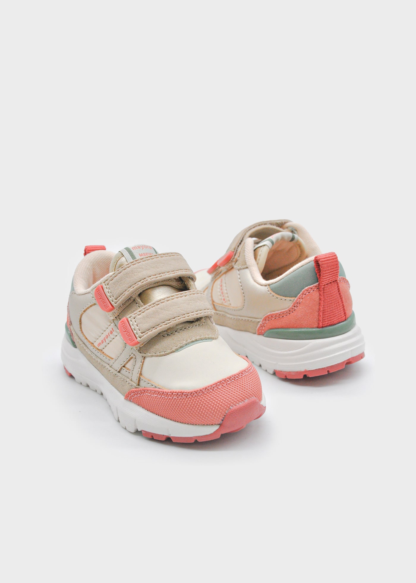 Baby trainers with toothed sole