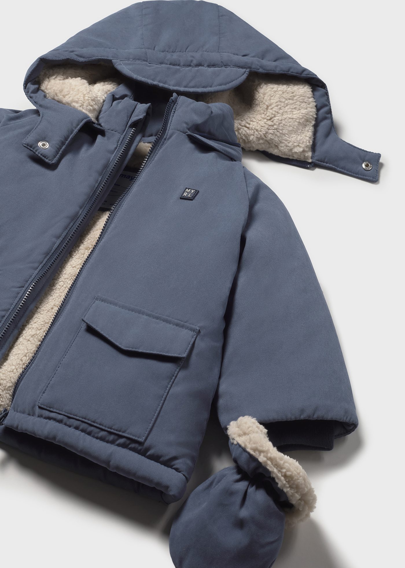 Baby coat with mittens