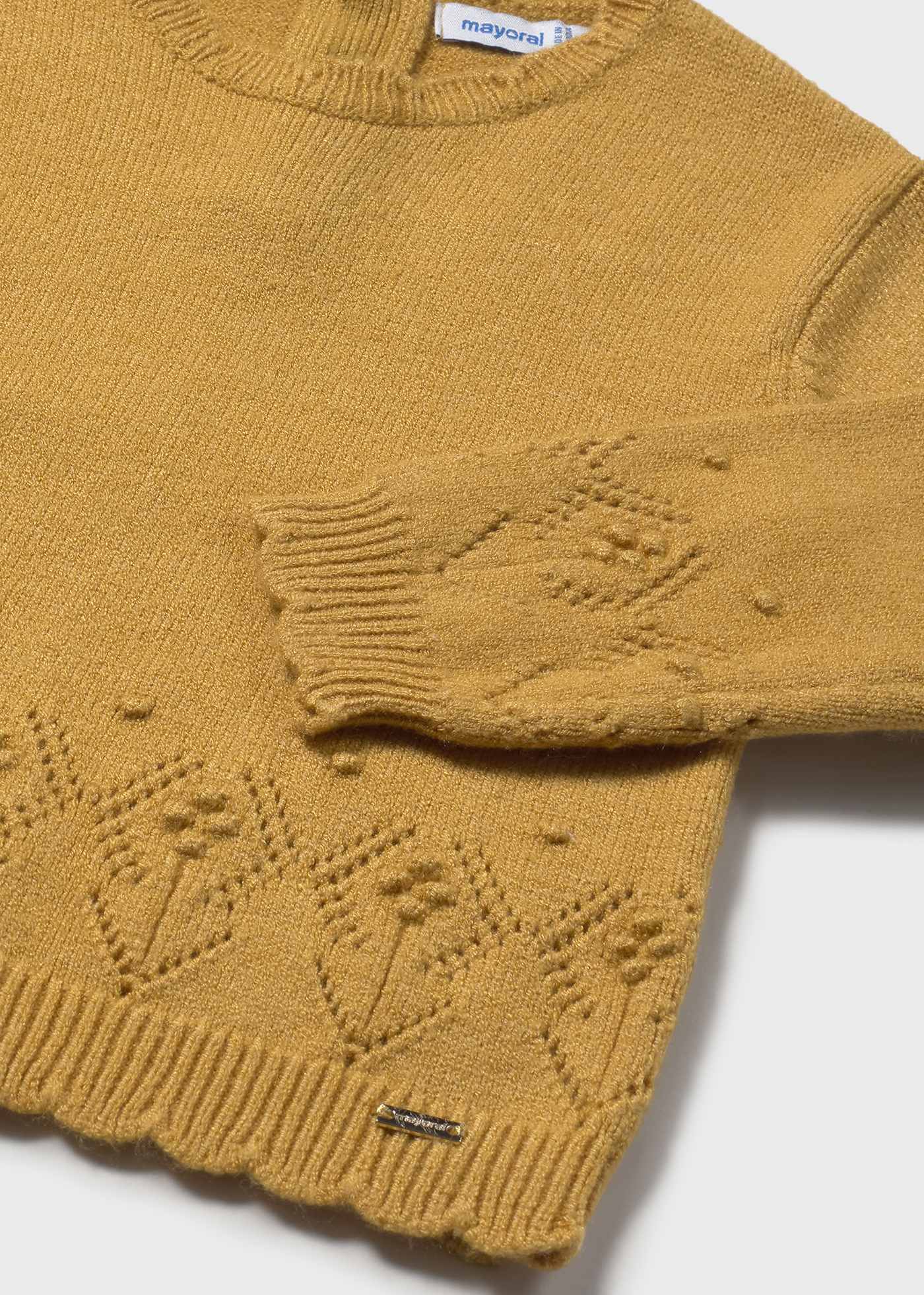 Pull ajouré bébé
