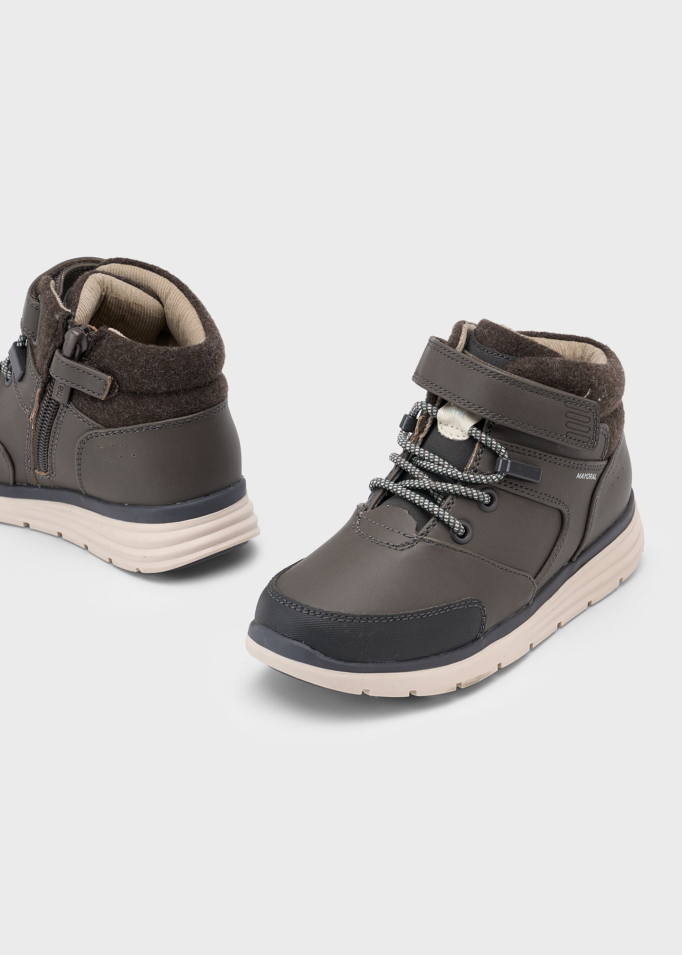Botins urbano multifuncional menino