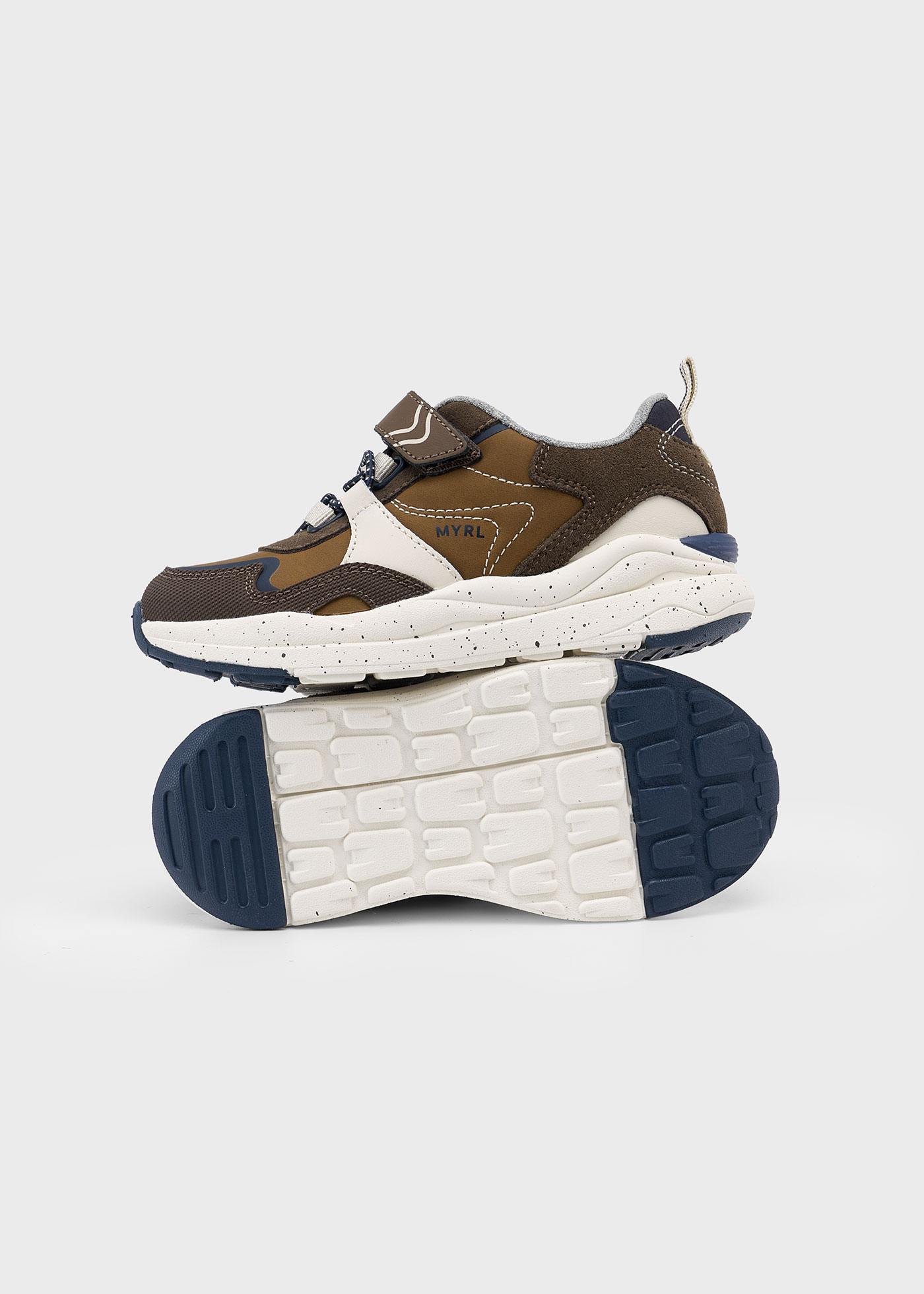 Boys thick soled trainer