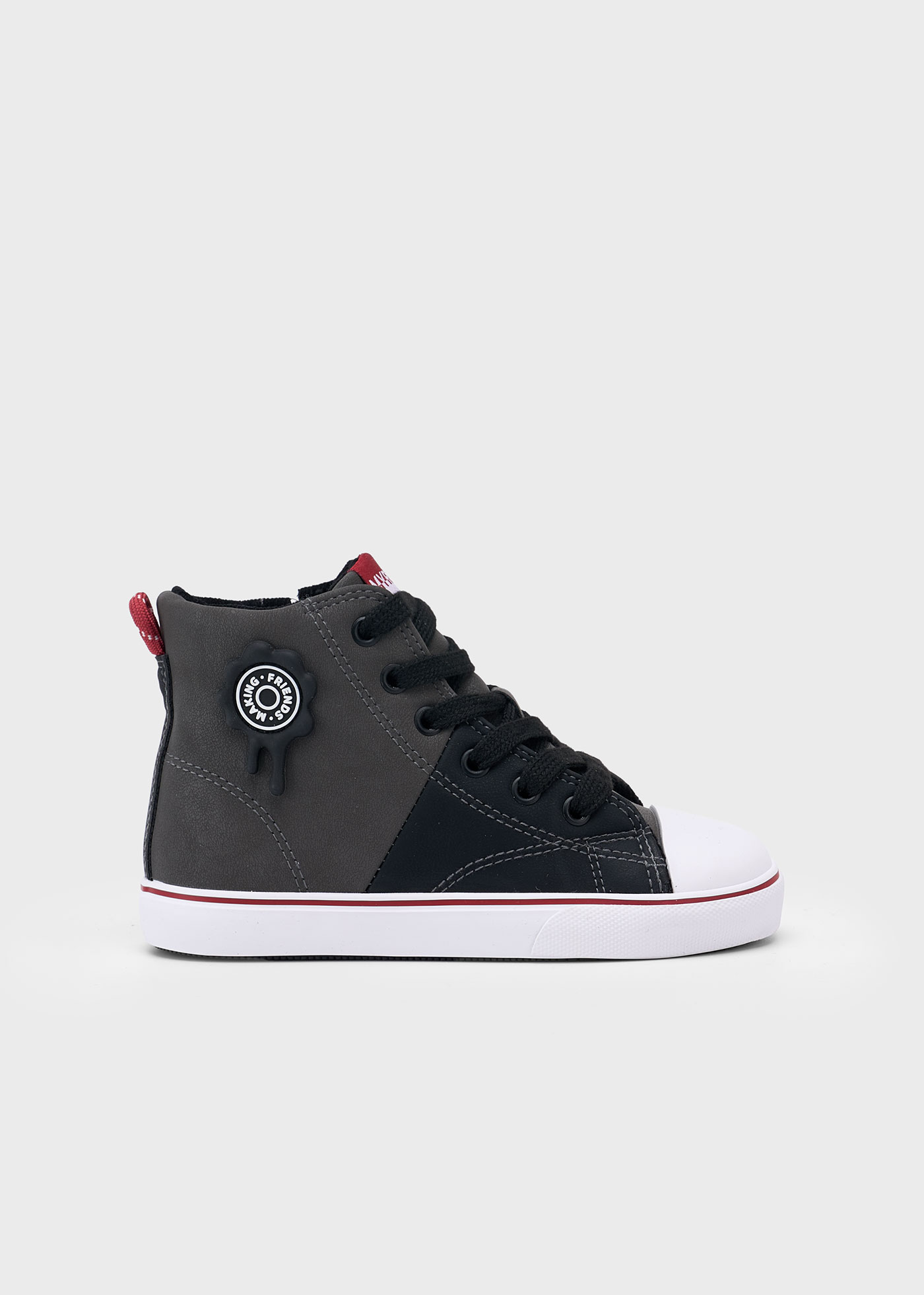 Botins desportivos menino